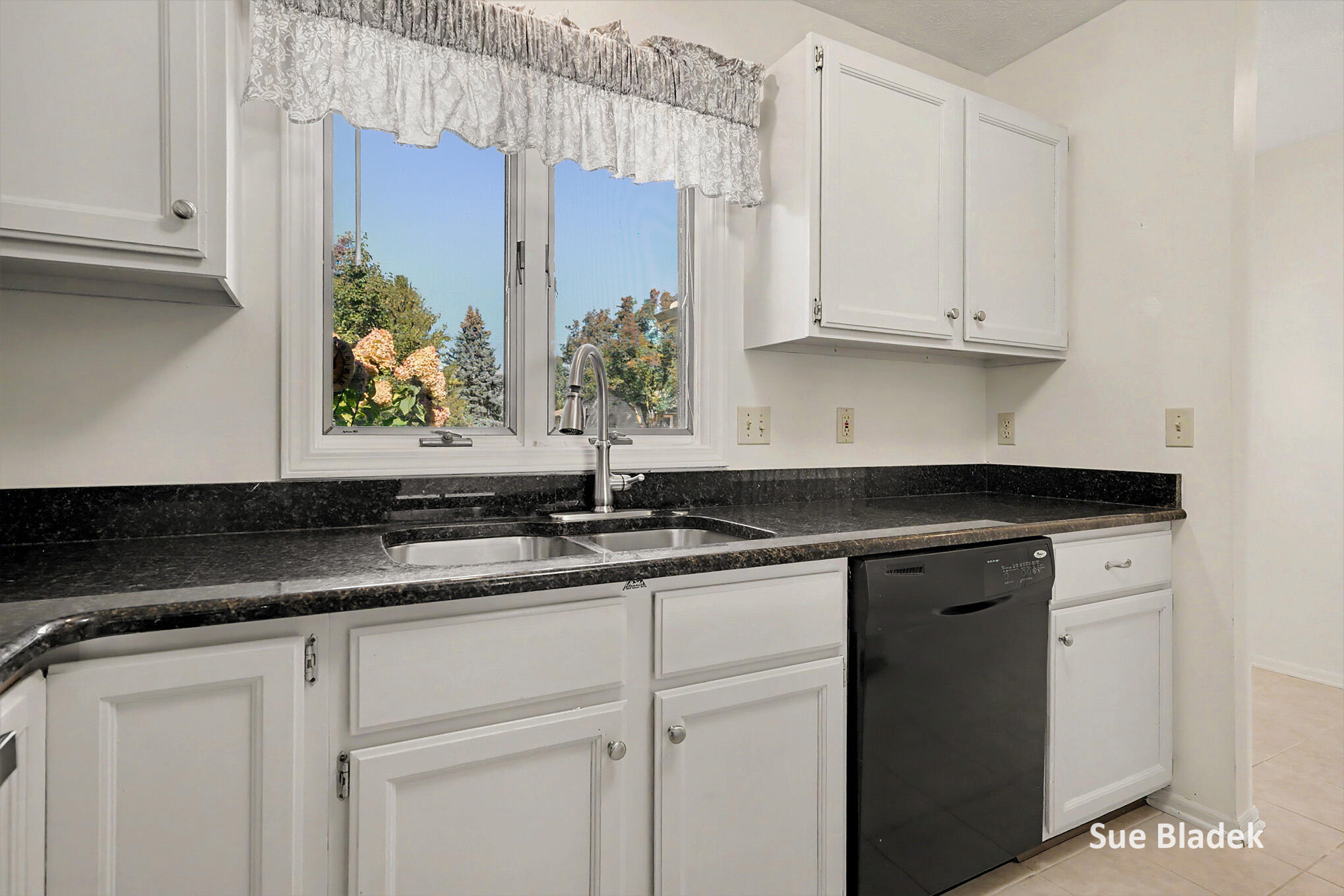 950 Village Court Holland MI 49423