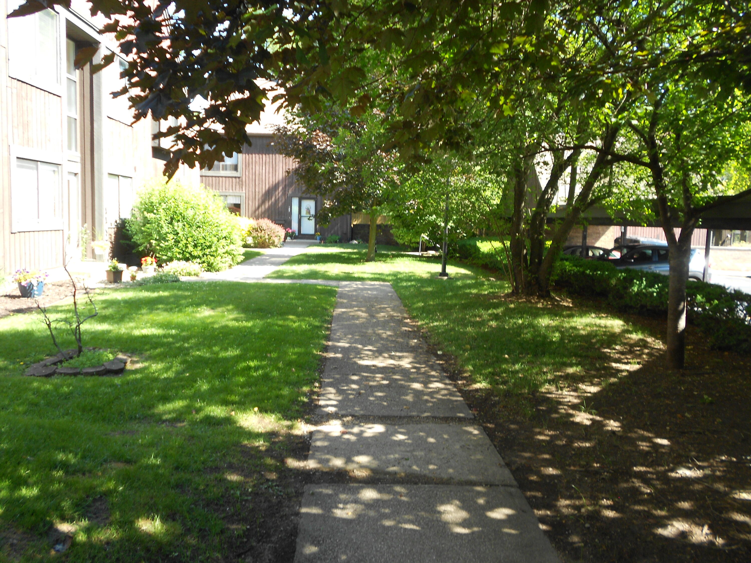 129 Balmoral Court Kalamazoo MI 49006