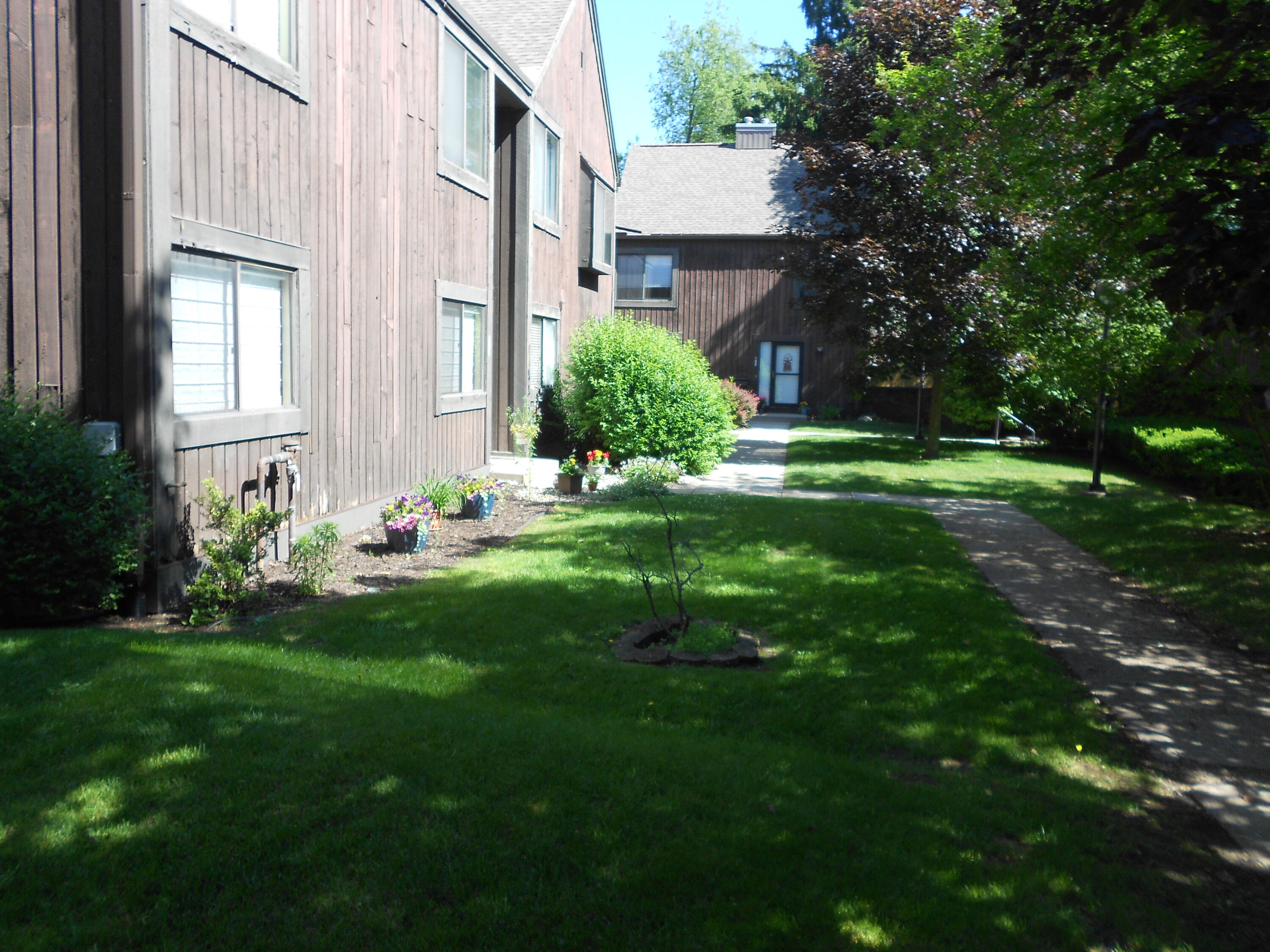 129 Balmoral Court Kalamazoo MI 49006