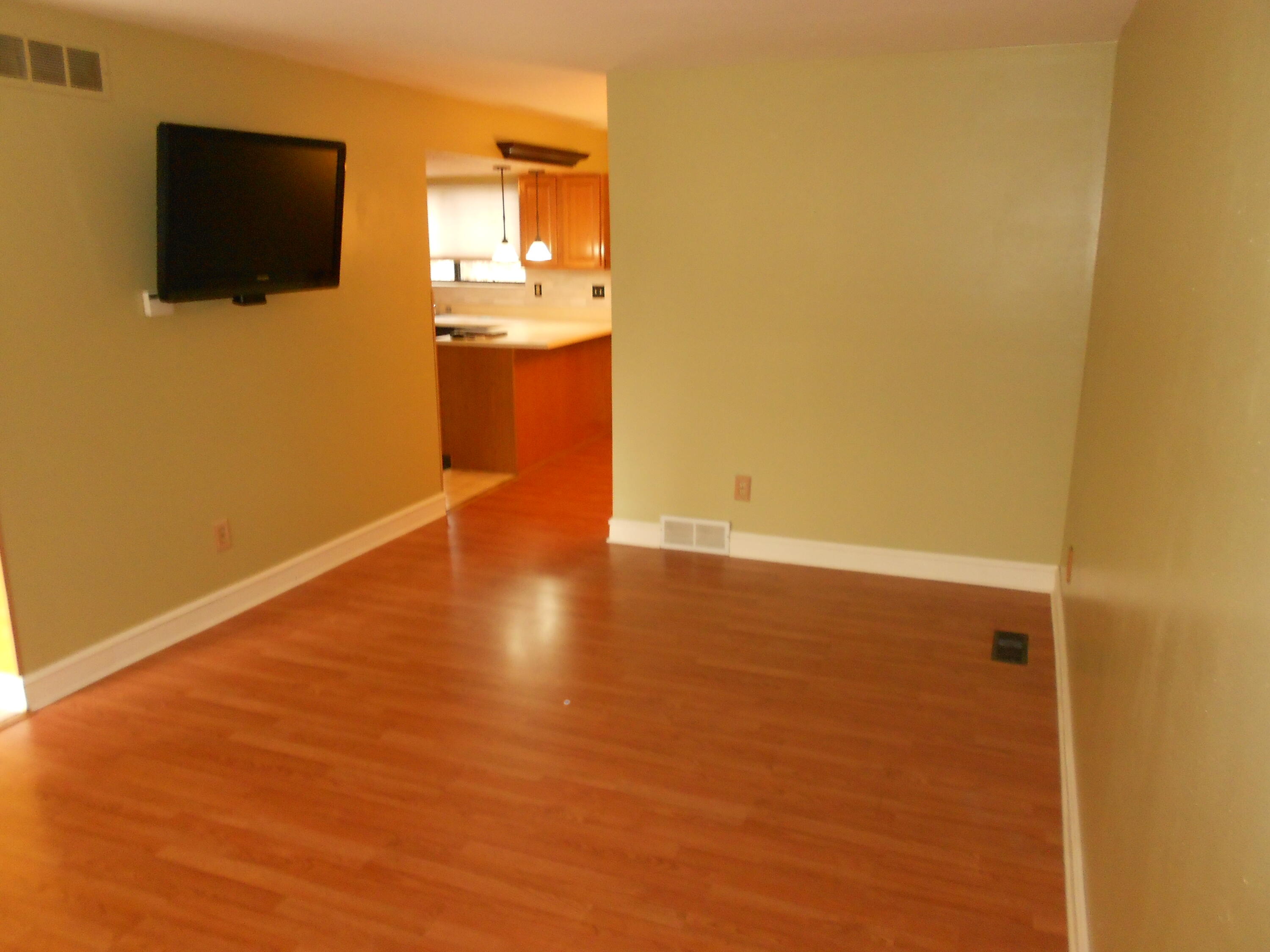 129 Balmoral Court Kalamazoo MI 49006