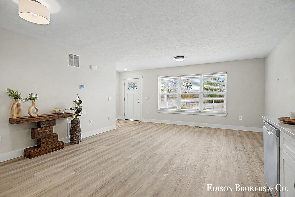436 Pleasant Street SW Grand Rapids MI 49503