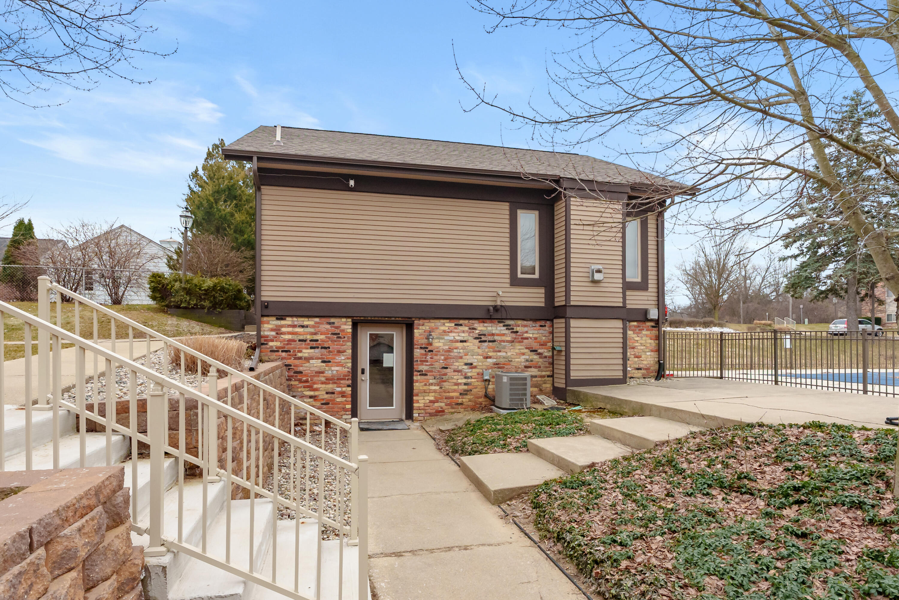 734 W Kilgore Road Kalamazoo MI 49008
