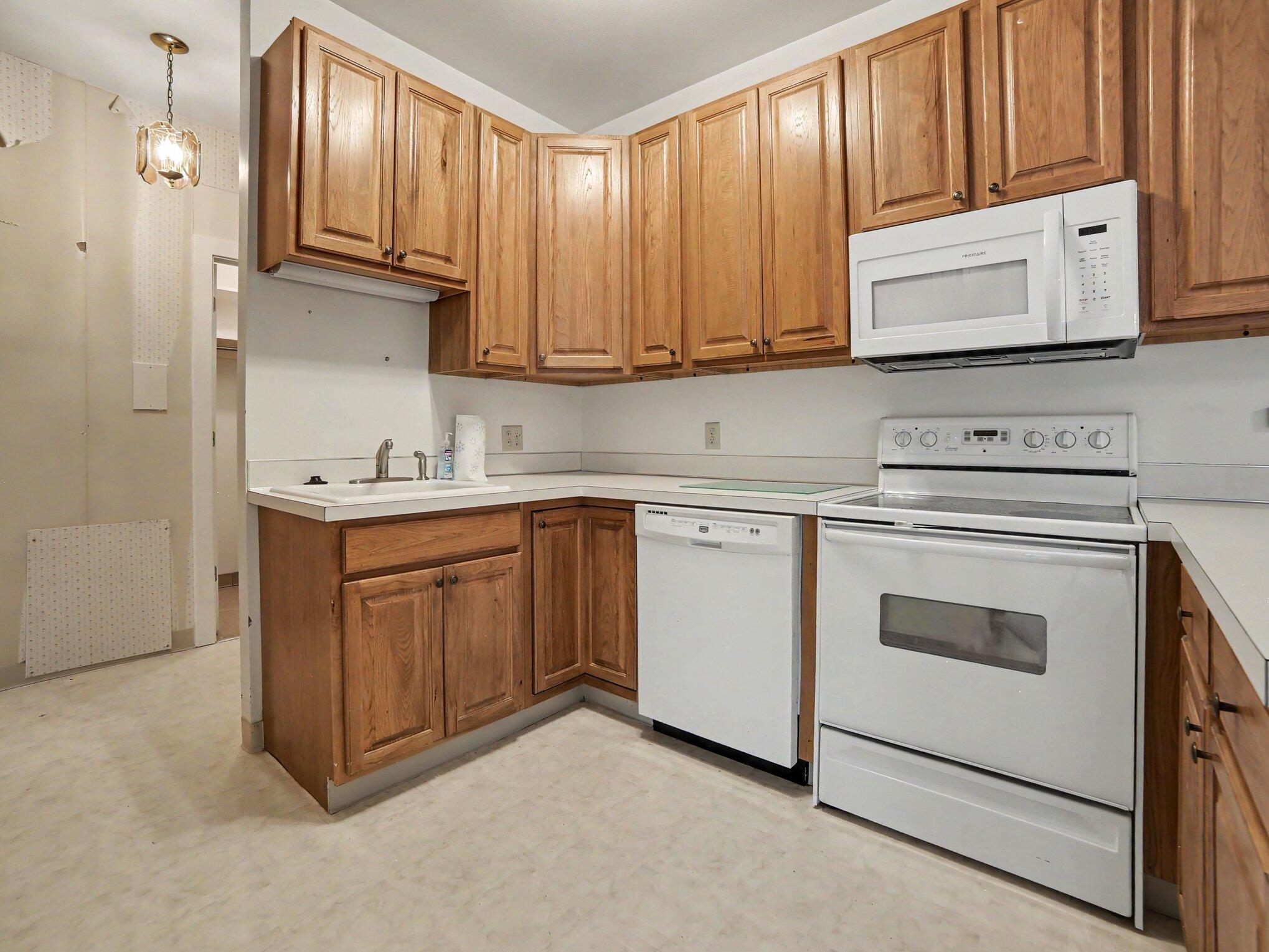 1249 Lakeshore Drive Muskegon MI 49441