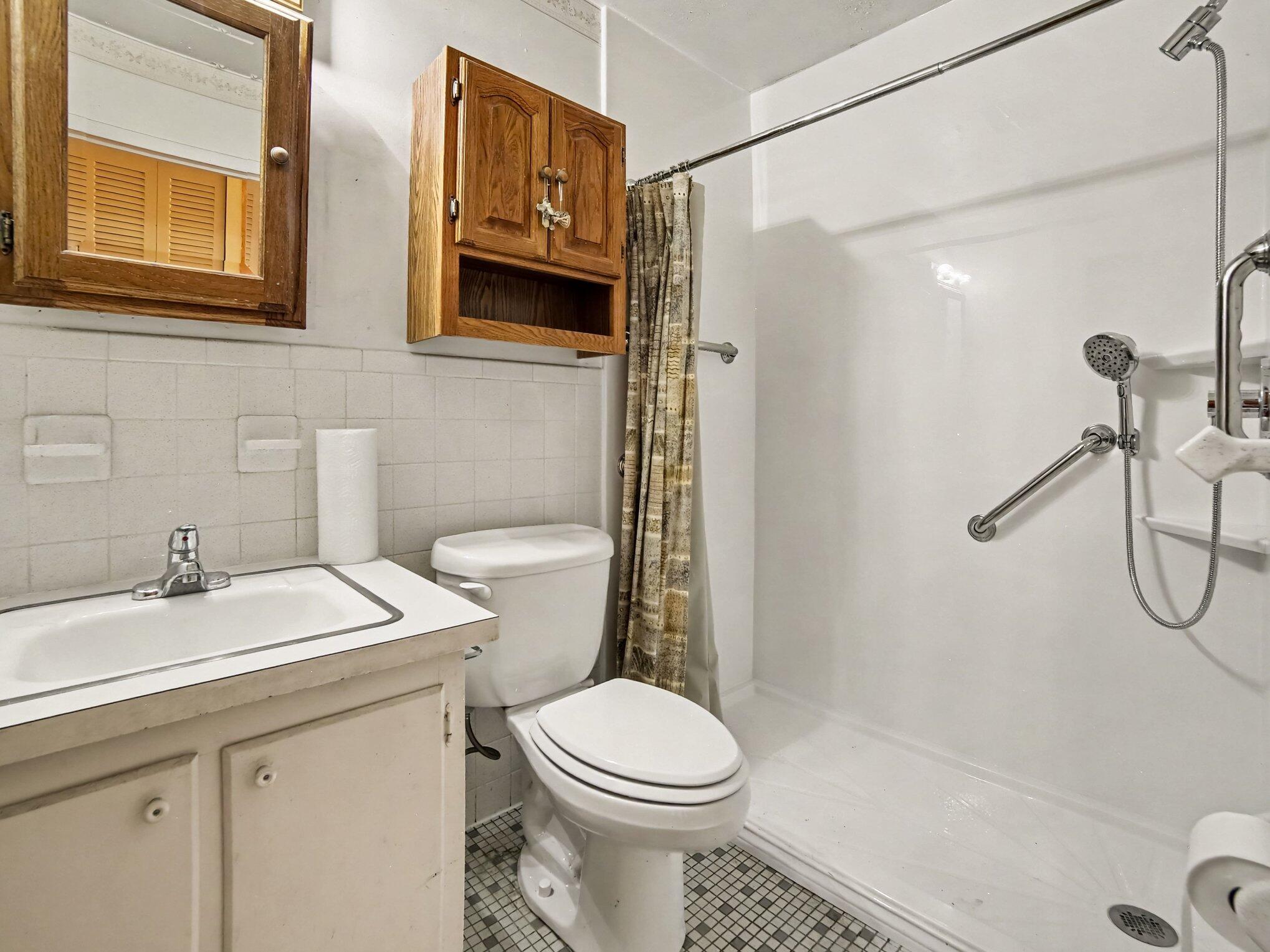 1249 Lakeshore Drive Muskegon MI 49441