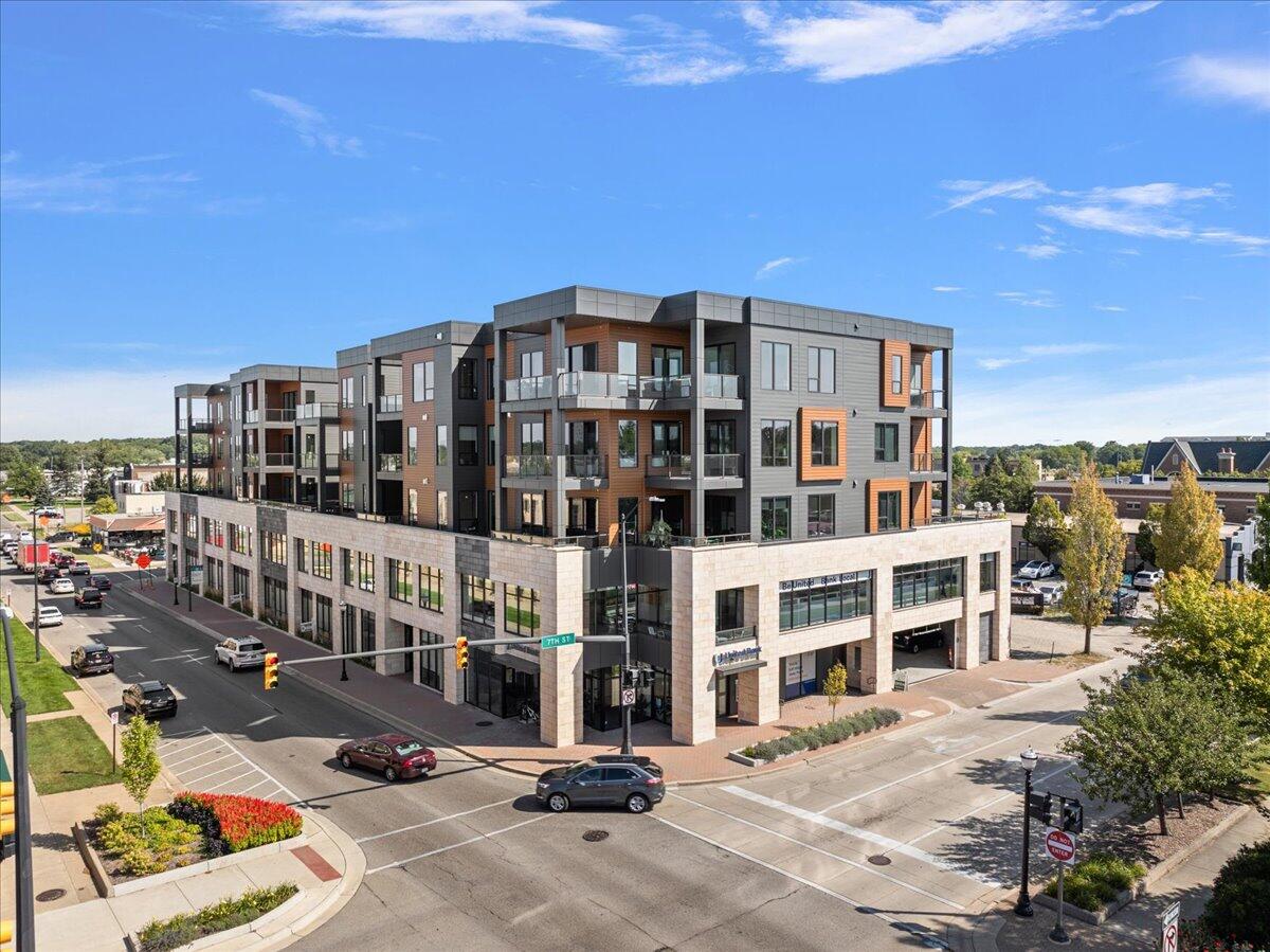 159 S River Avenue Holland MI 49423