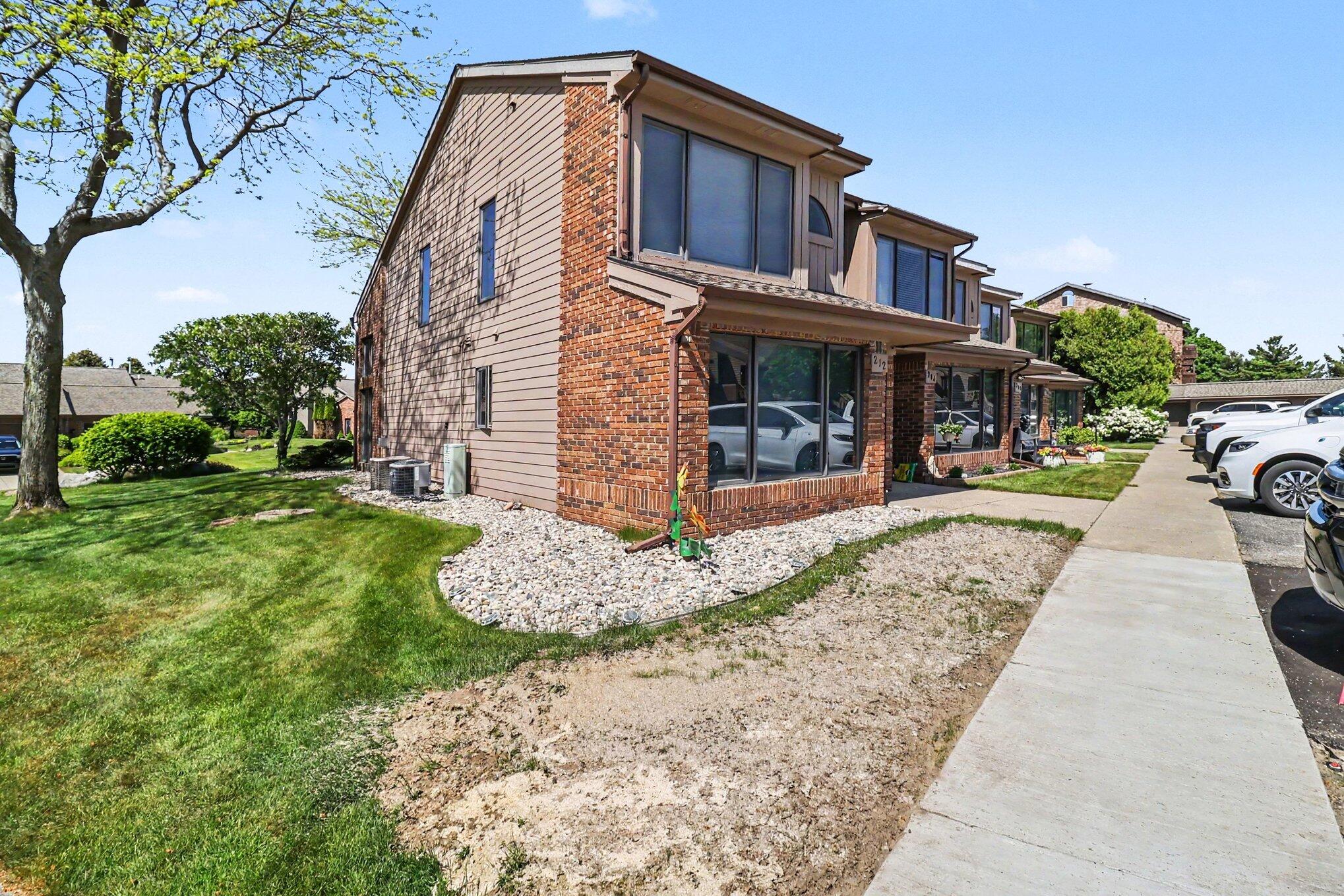 212 Harbor Drive Ludington MI 49431