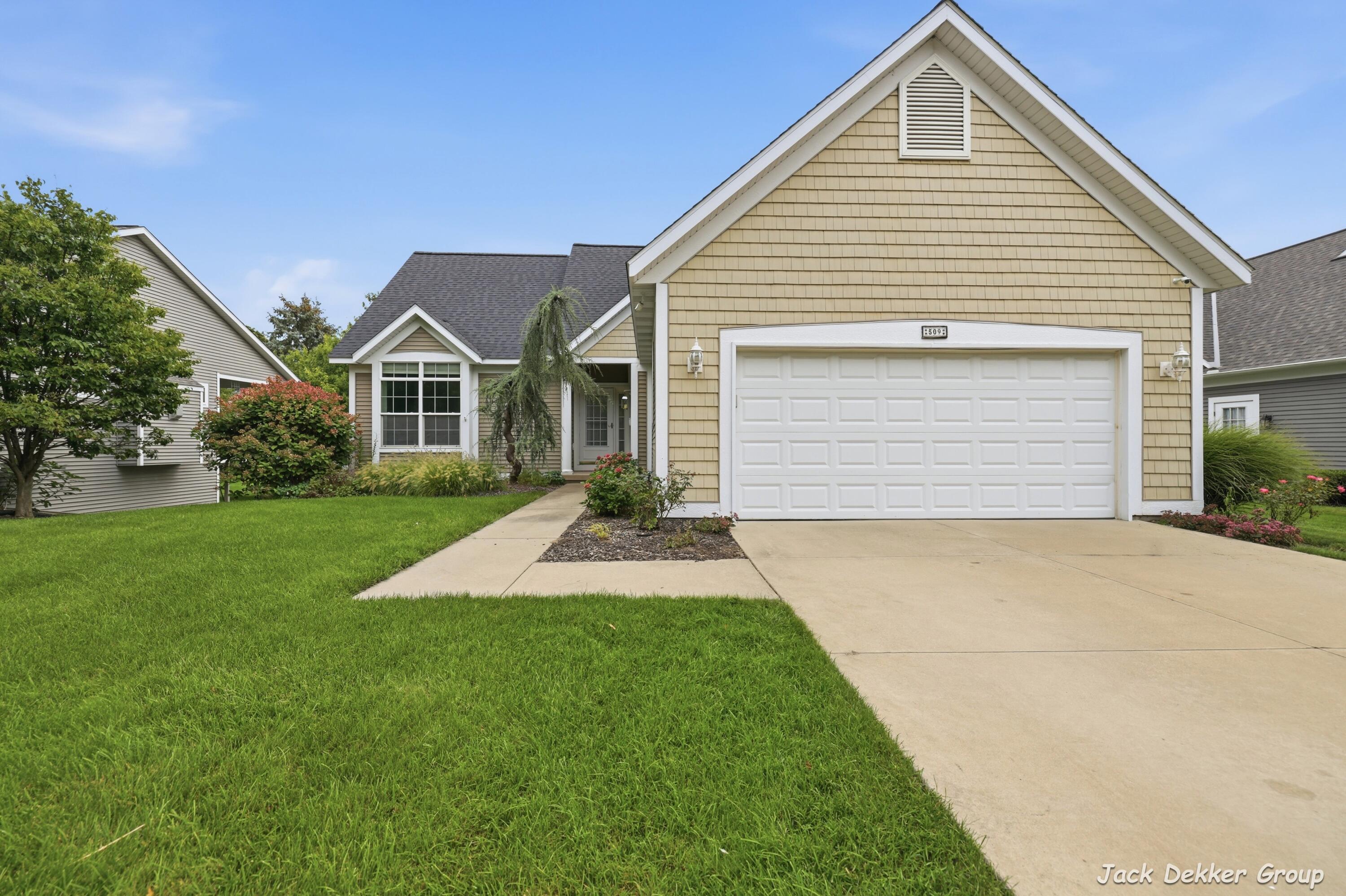 509 Hunters Run Circle Holland MI 49423