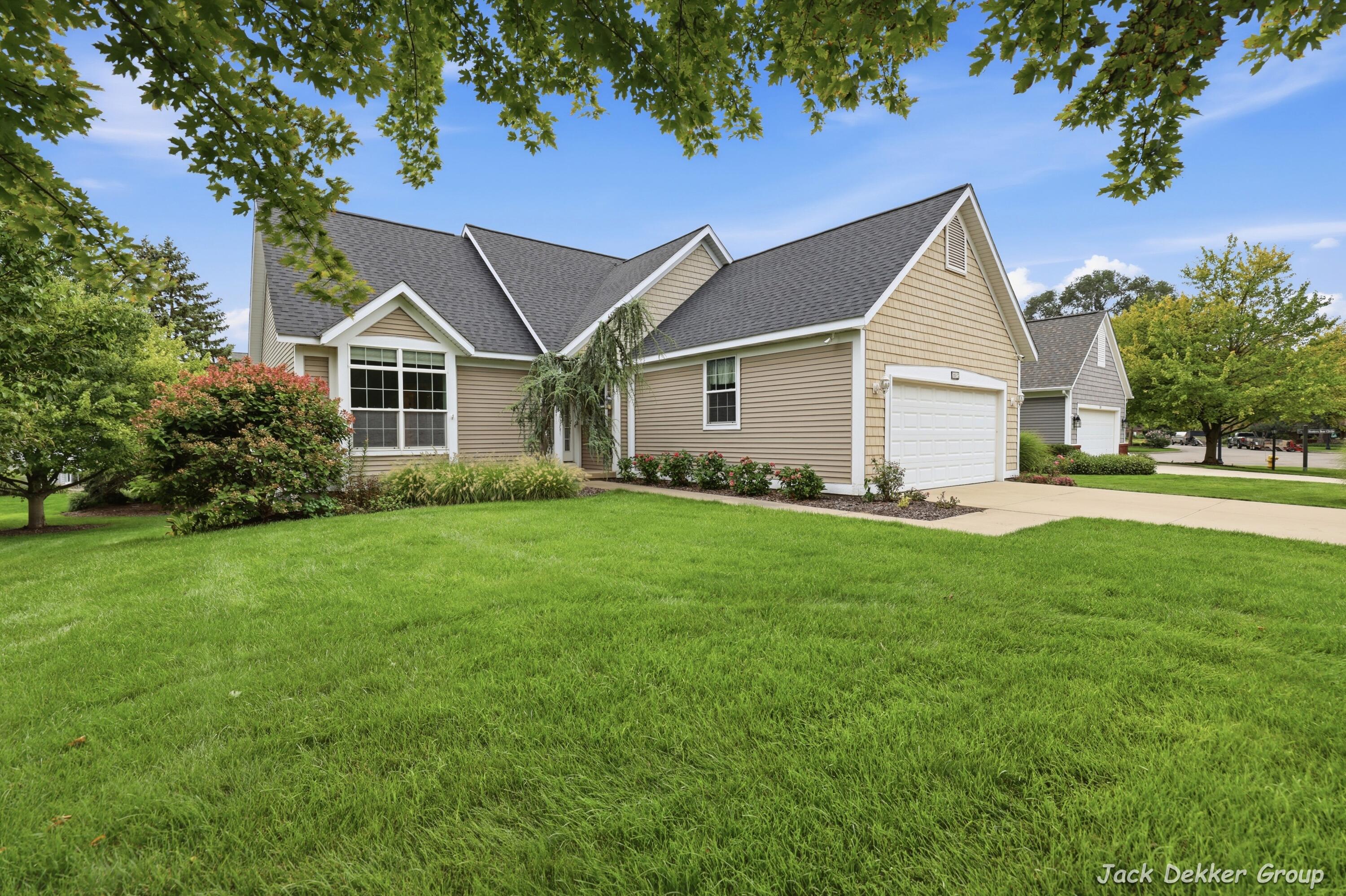509 Hunters Run Circle Holland MI 49423
