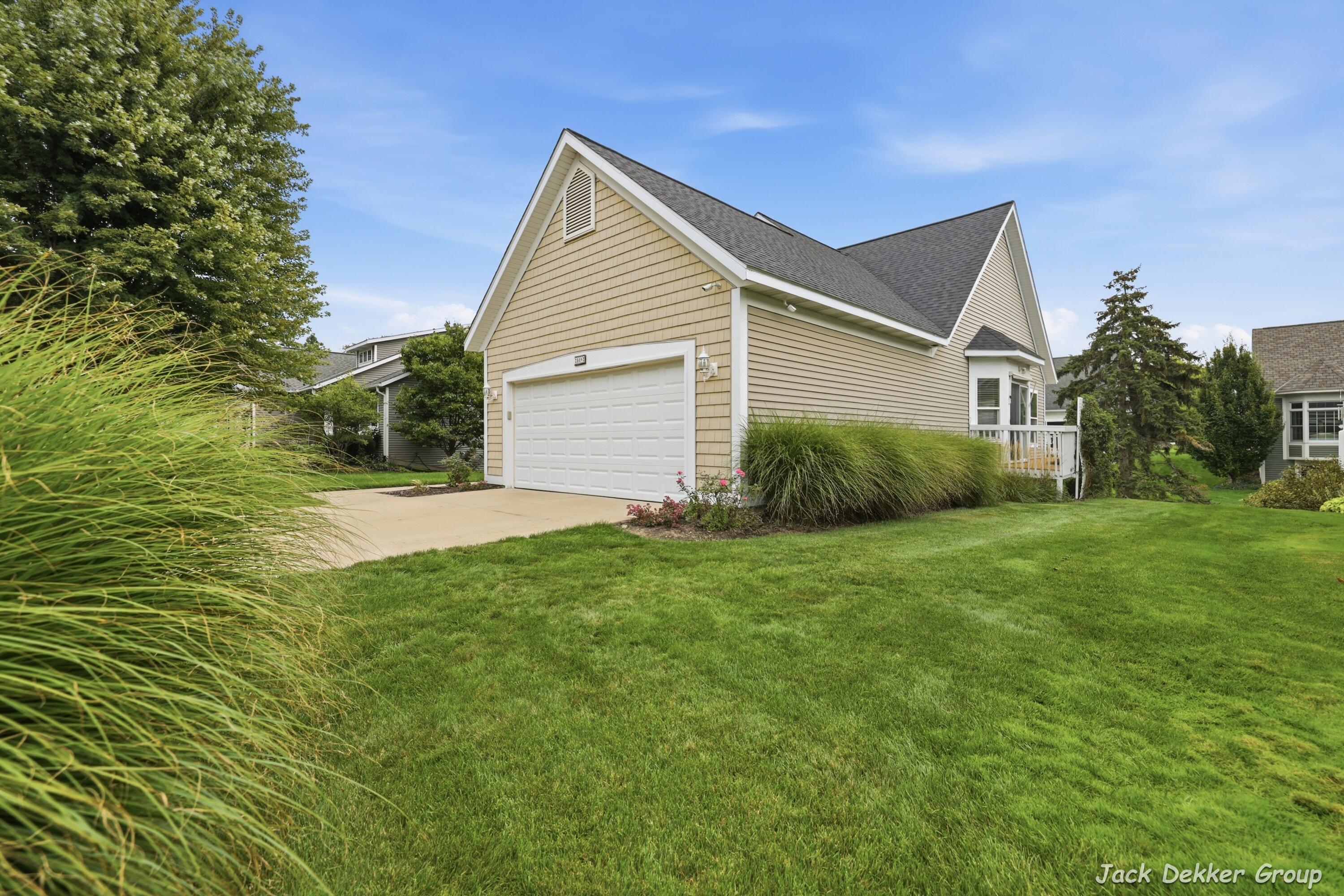 509 Hunters Run Circle Holland MI 49423
