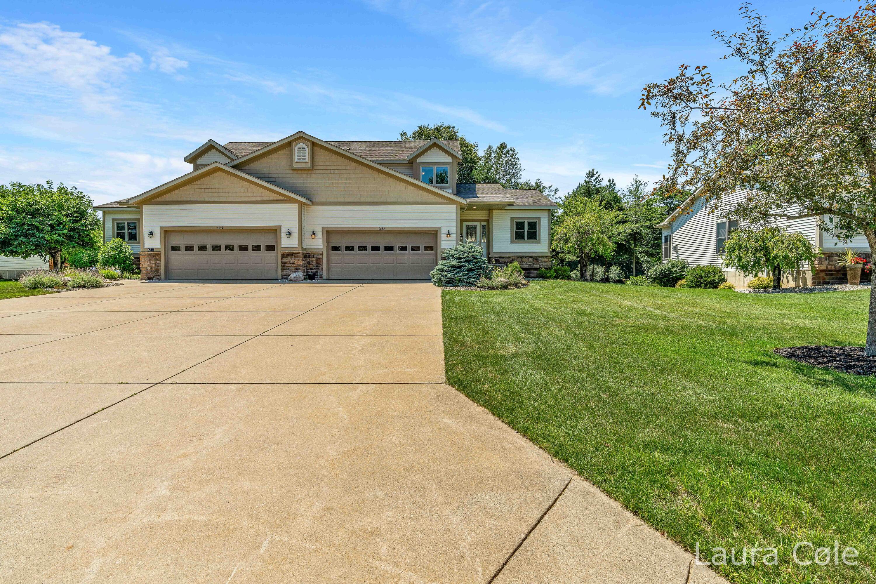 5643 W Sandalwood Circle Norton Shores MI 49441