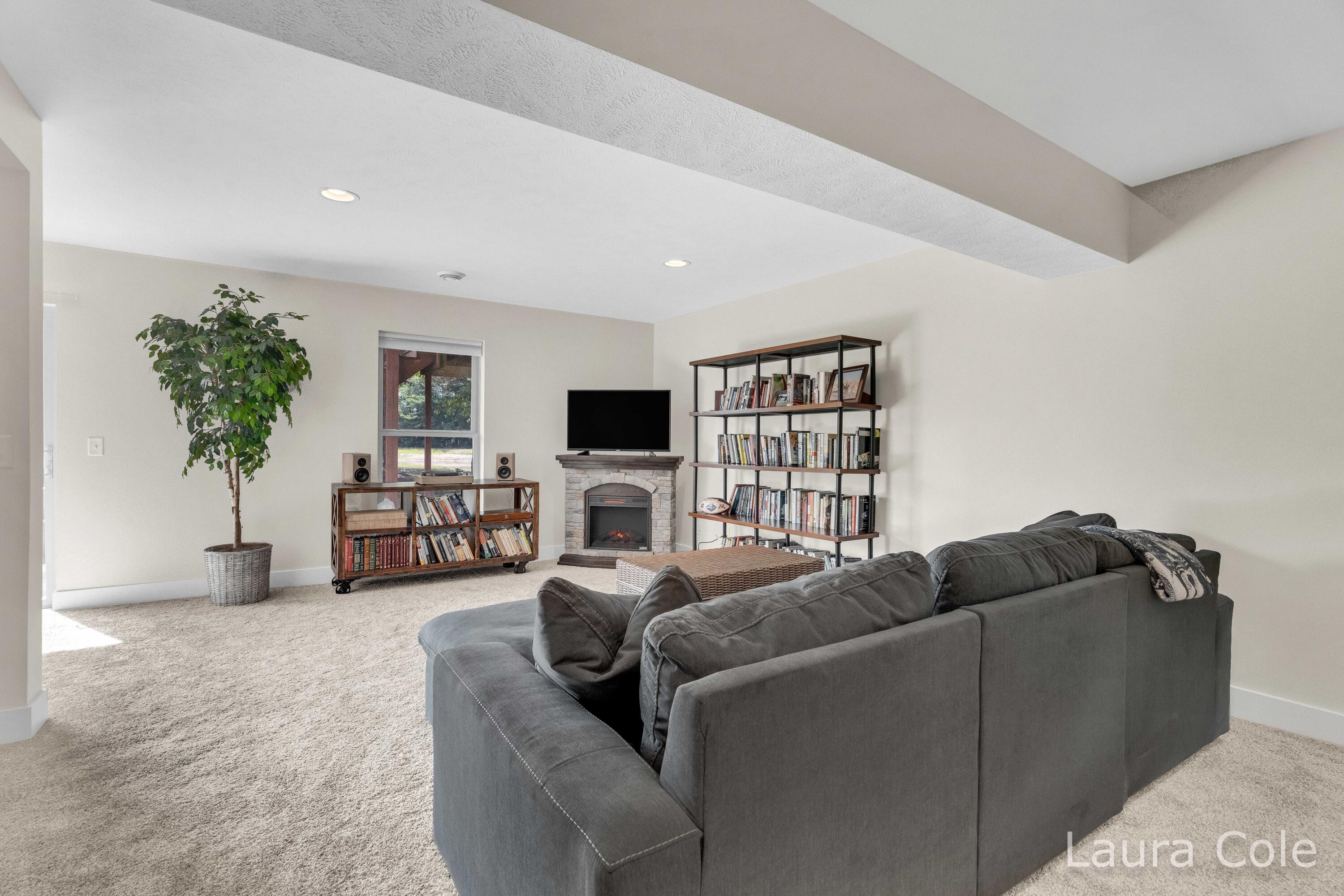 5643 W Sandalwood Circle Norton Shores MI 49441