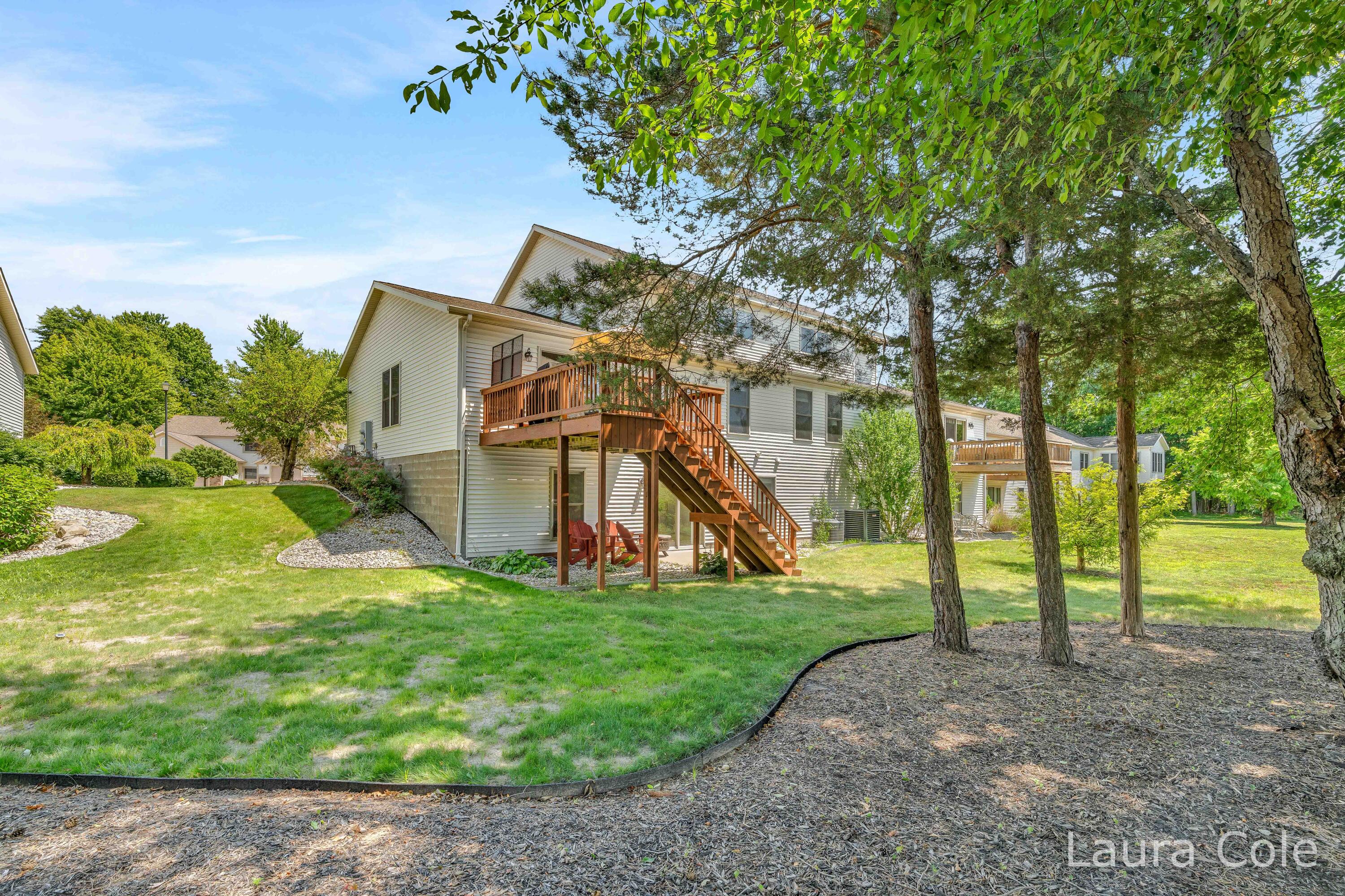 5643 W Sandalwood Circle Norton Shores MI 49441