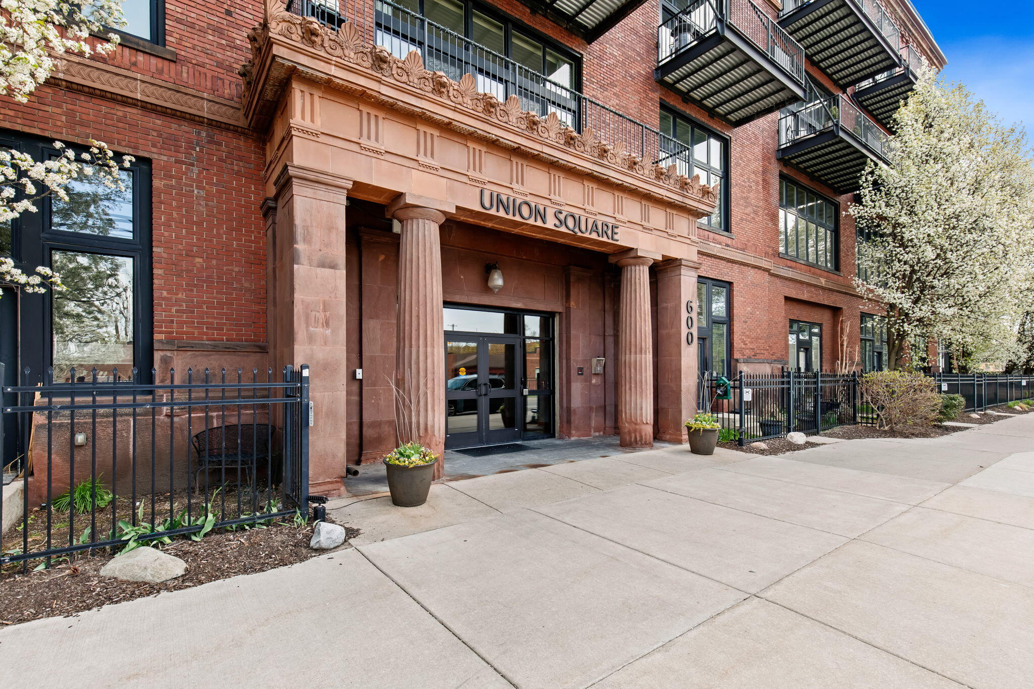 600 Broadway Avenue NW Grand Rapids MI 49504