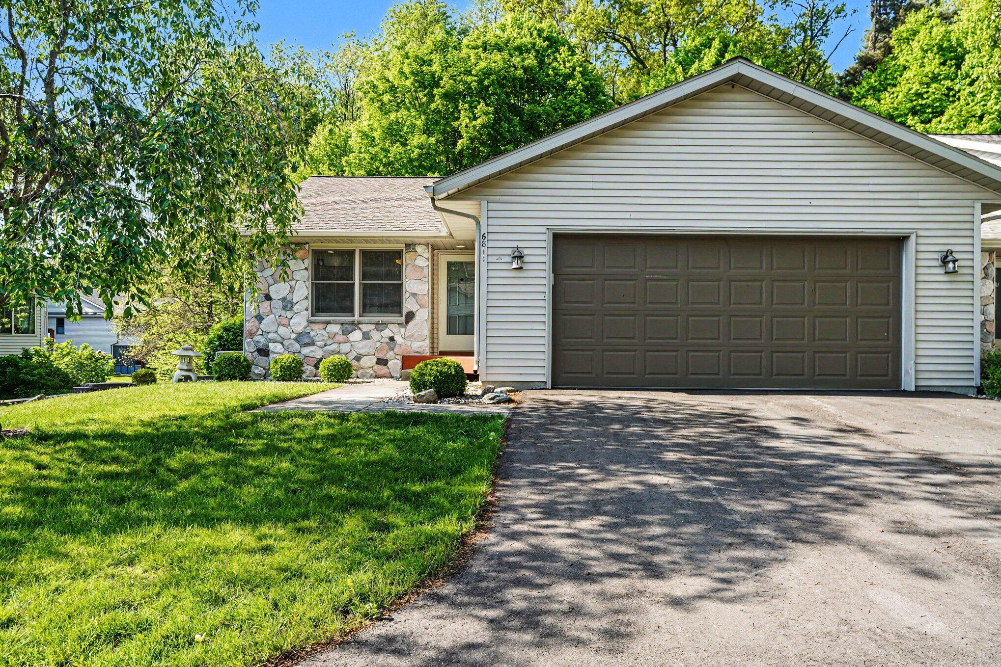 6811 Birdsong Avenue Kalamazoo MI 49009
