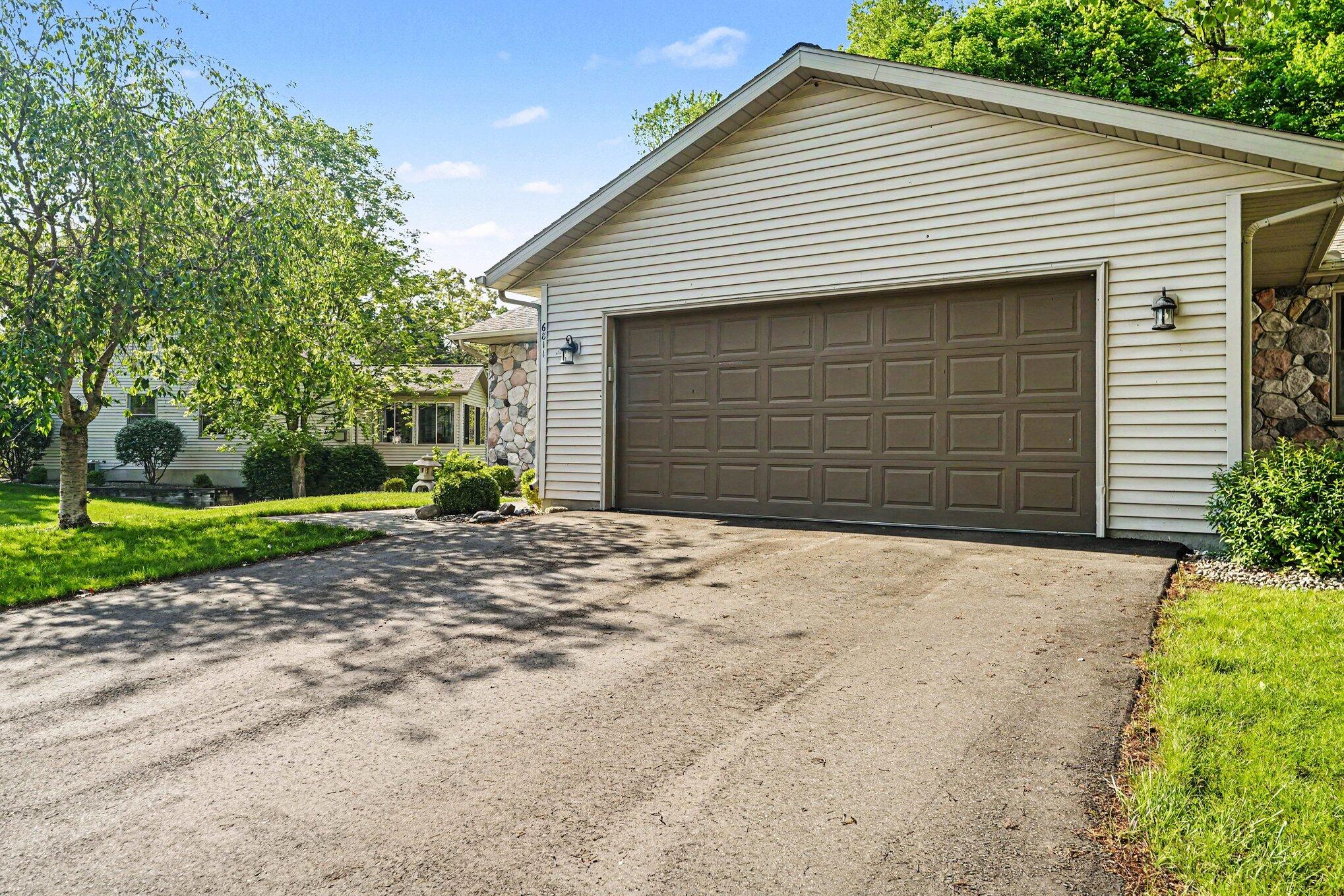 6811 Birdsong Avenue Kalamazoo MI 49009