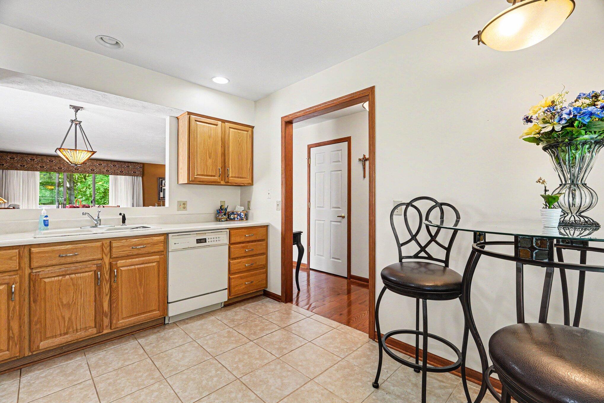 6811 Birdsong Avenue Kalamazoo MI 49009