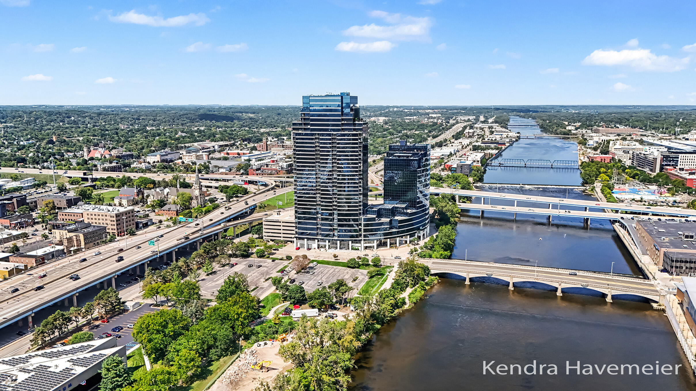 335 Bridge Street NW Grand Rapids MI 49504
