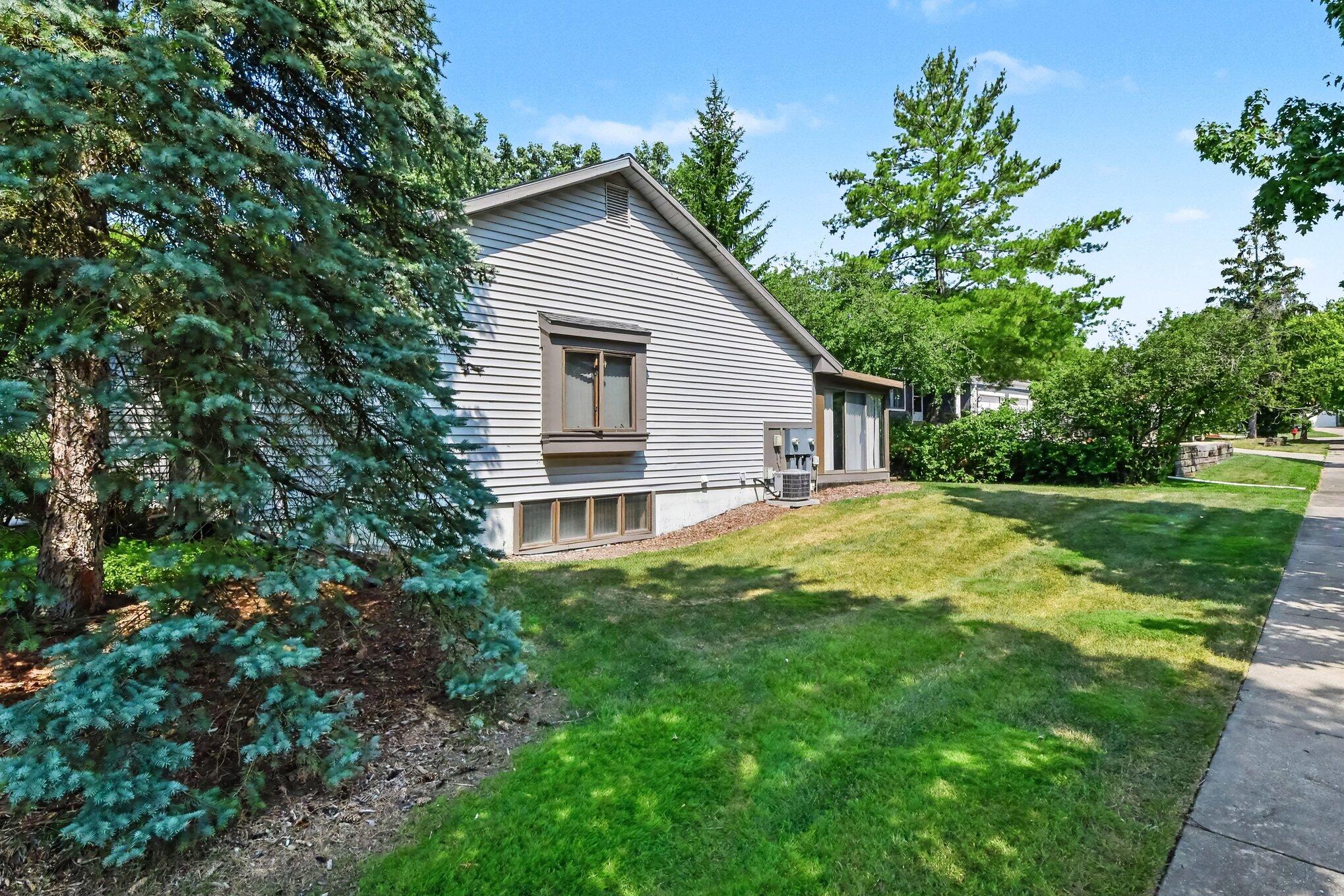 2779 Mulford Drive SE Grand Rapids MI 49546