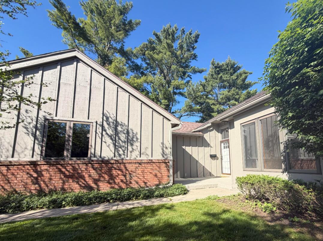 213 Raintree Circle Kalamazoo MI 49006