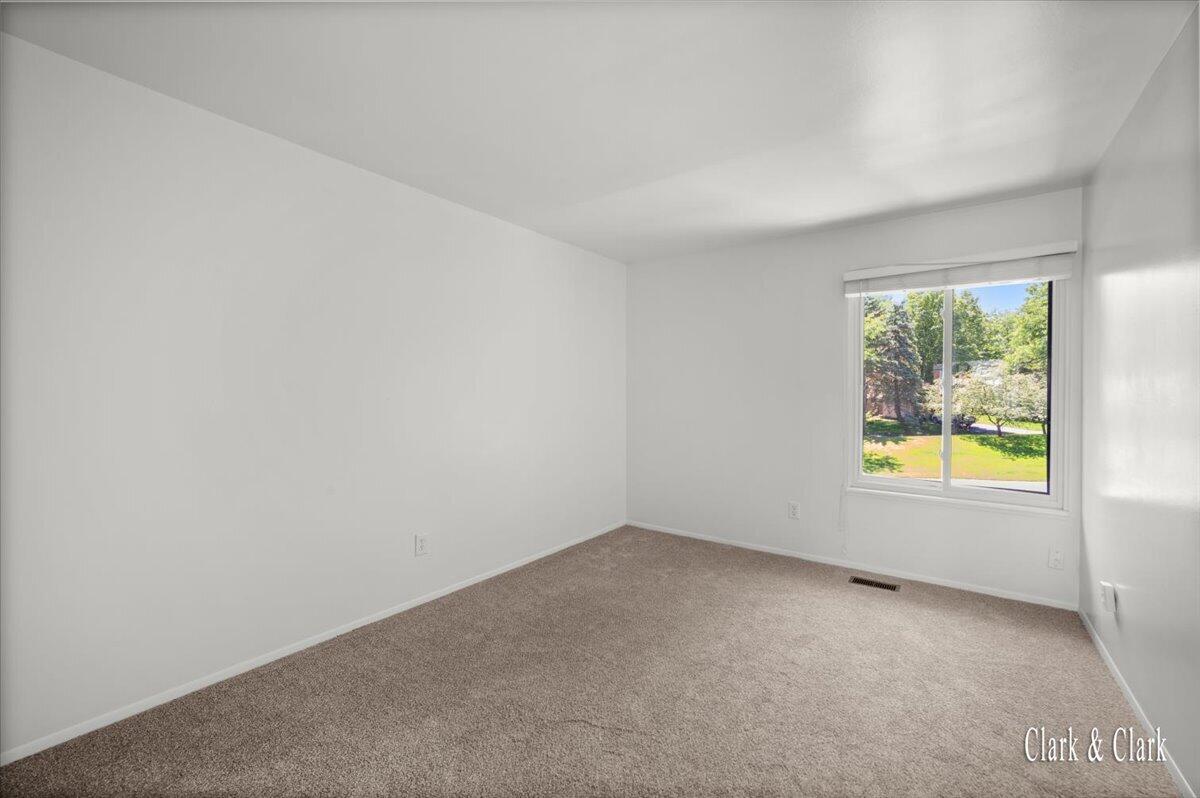 3014 Chapshire Drive SE Grand Rapids MI 49546