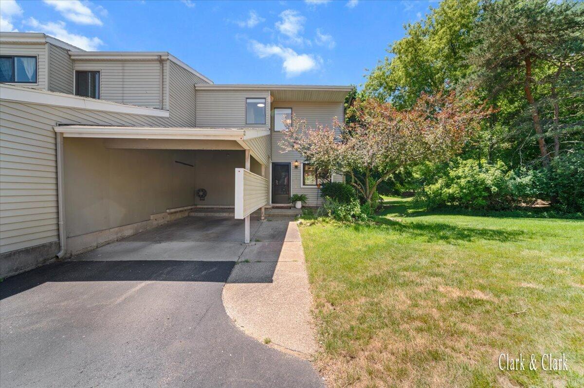 3014 Chapshire Drive SE Grand Rapids MI 49546