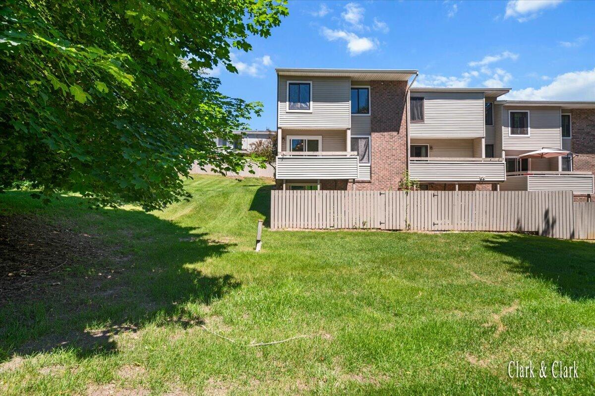 3014 Chapshire Drive SE Grand Rapids MI 49546