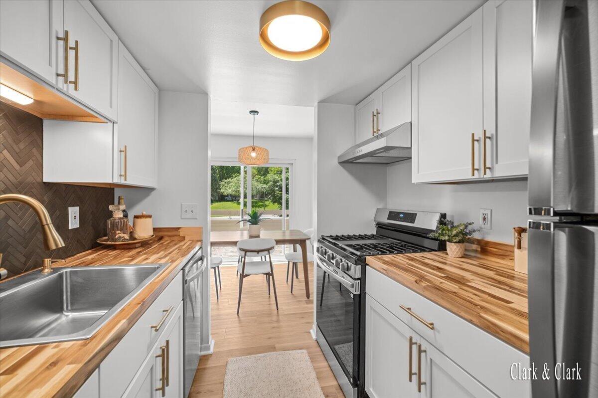 3014 Chapshire Drive SE Grand Rapids MI 49546