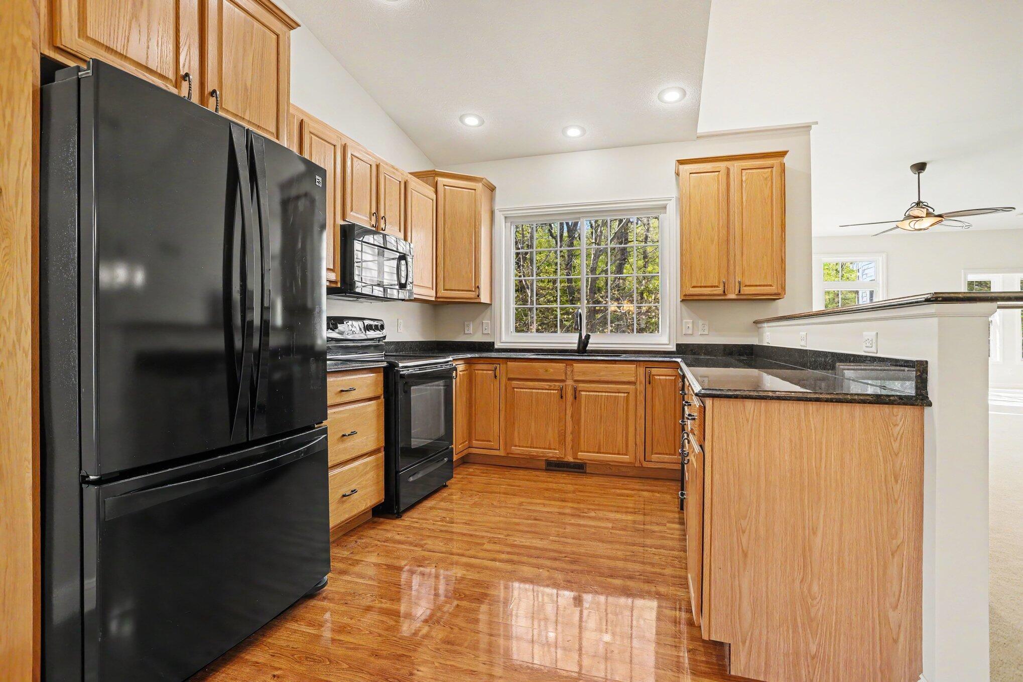 2221 Hunters Run Kalamazoo MI 49048