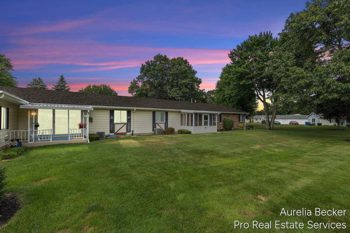 5812 Leisure South Drive SE Grand Rapids MI 49548