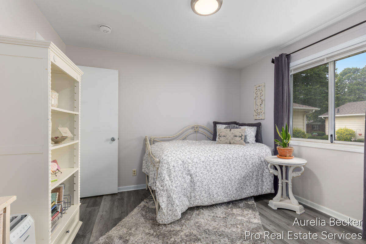 5812 Leisure South Drive SE Grand Rapids MI 49548
