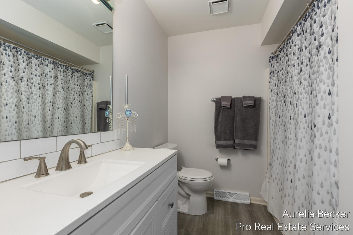 5812 Leisure South Drive SE Grand Rapids MI 49548