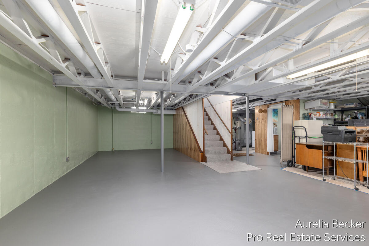 5812 Leisure South Drive SE Grand Rapids MI 49548