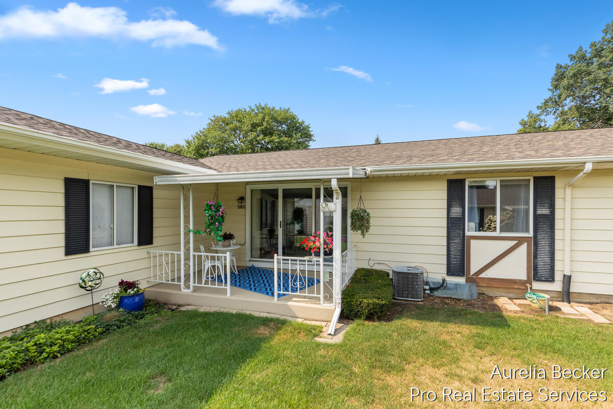 5812 Leisure South Drive SE Grand Rapids MI 49548