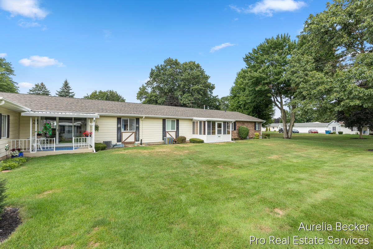 5812 Leisure South Drive SE Grand Rapids MI 49548