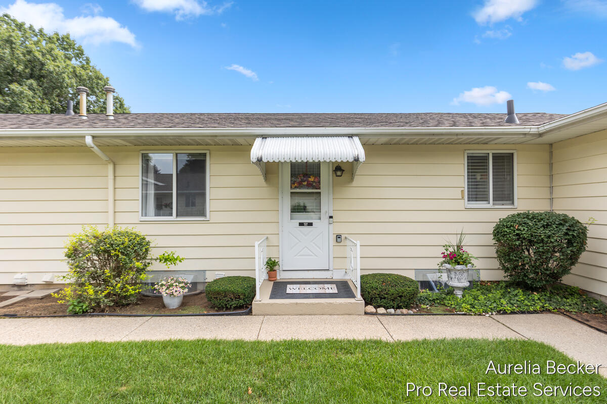 5812 Leisure South Drive SE Grand Rapids MI 49548