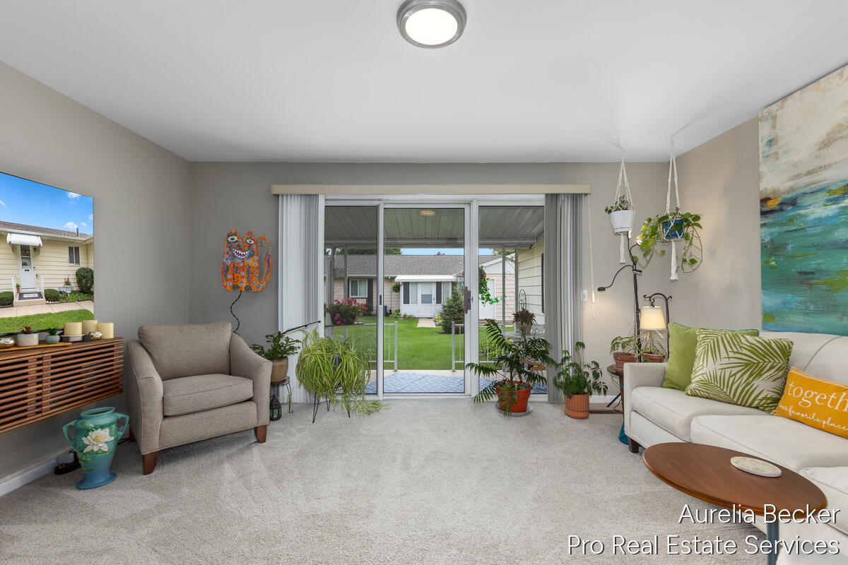 5812 Leisure South Drive SE Grand Rapids MI 49548