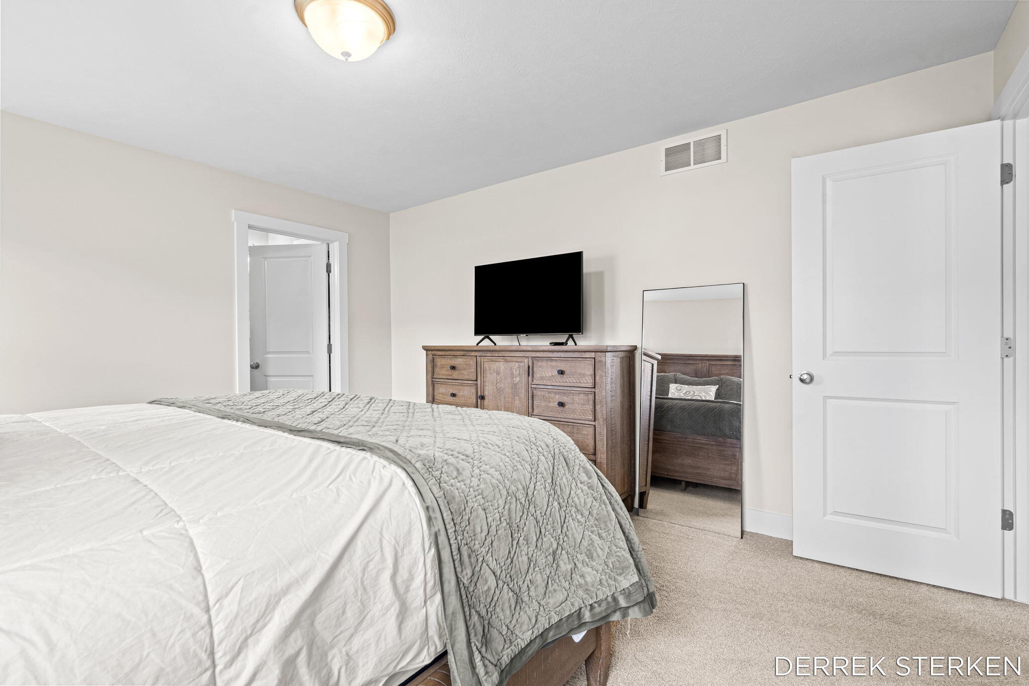 2983 Raspberry Lane Holland MI 49424