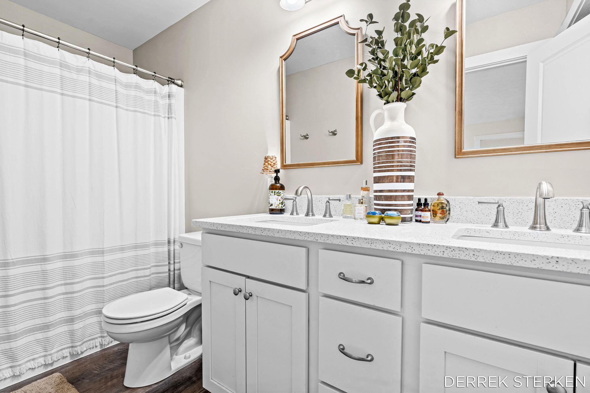 2983 Raspberry Lane Holland MI 49424