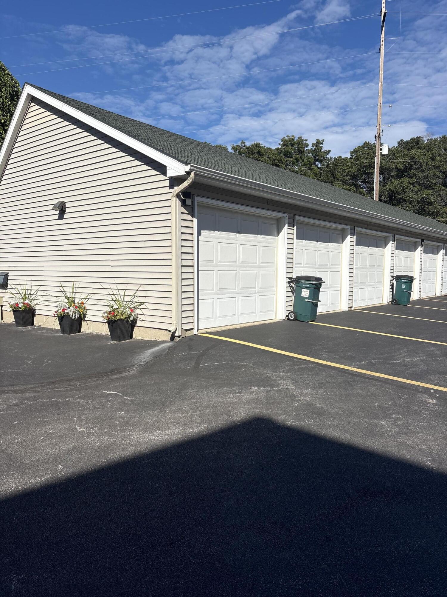 2411 Lake Avenue Muskegon MI 49445