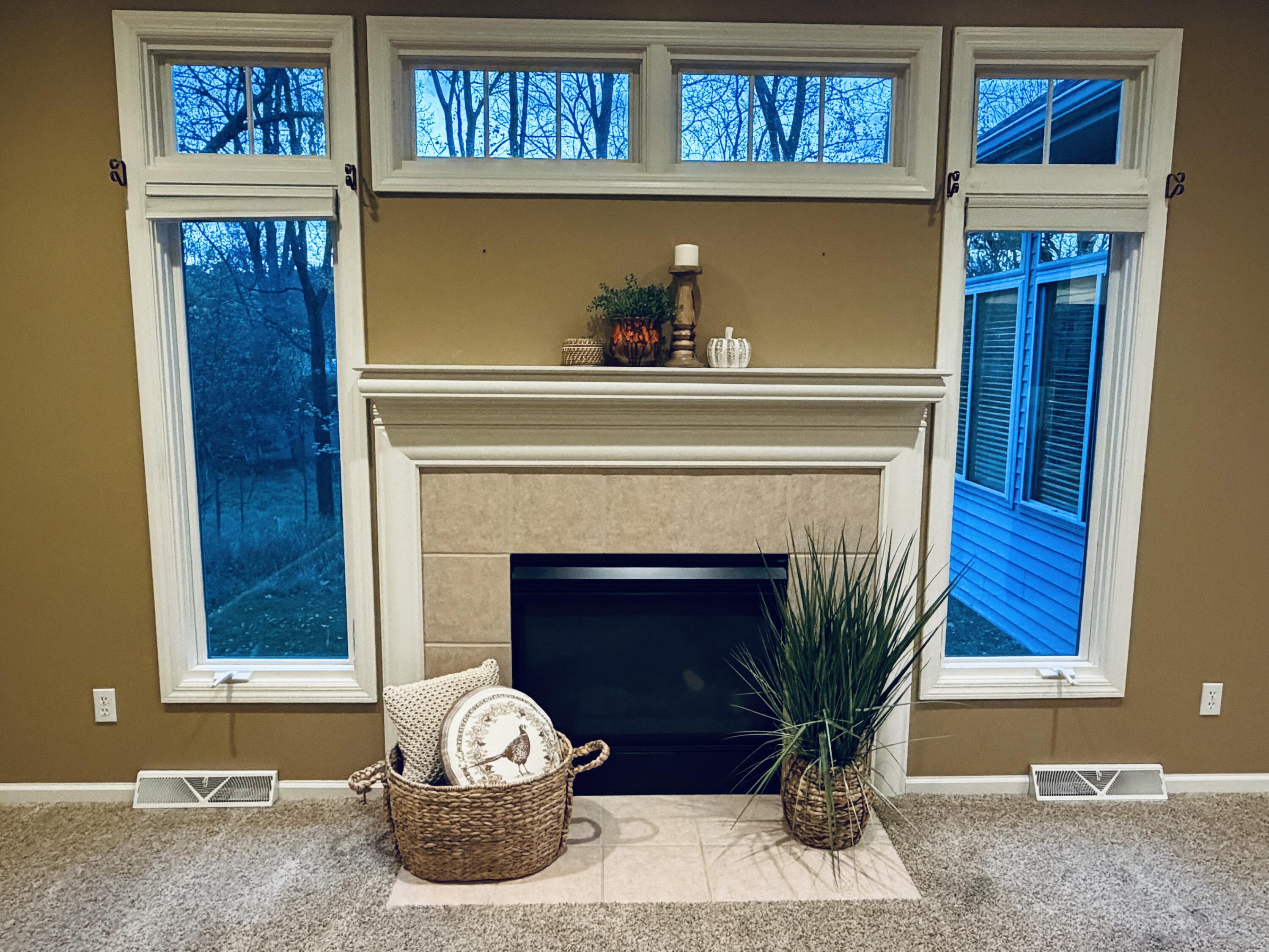 1745 Oakleigh Woods Drive NW Grand Rapids MI 49504