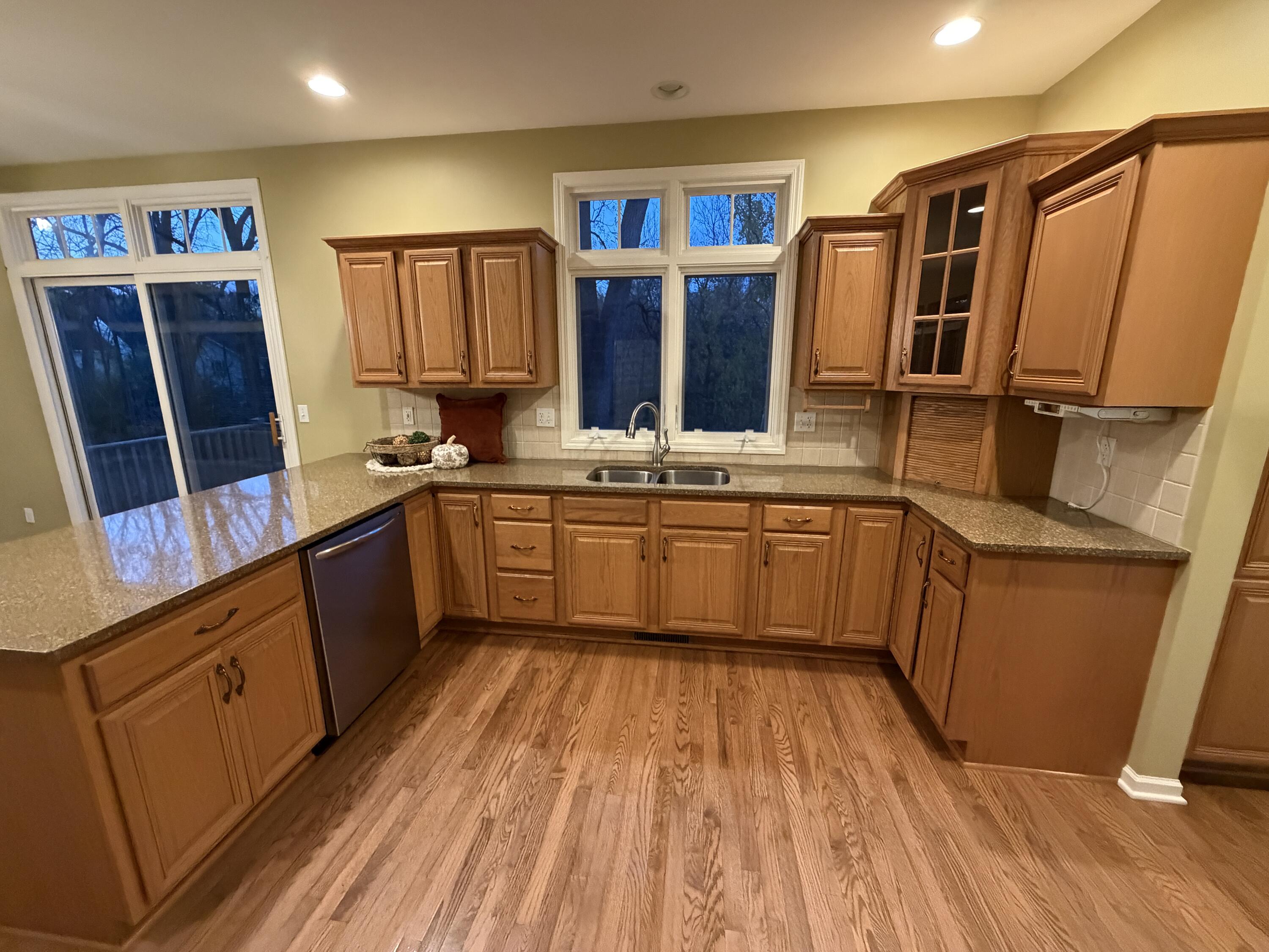 1745 Oakleigh Woods Drive NW Grand Rapids MI 49504