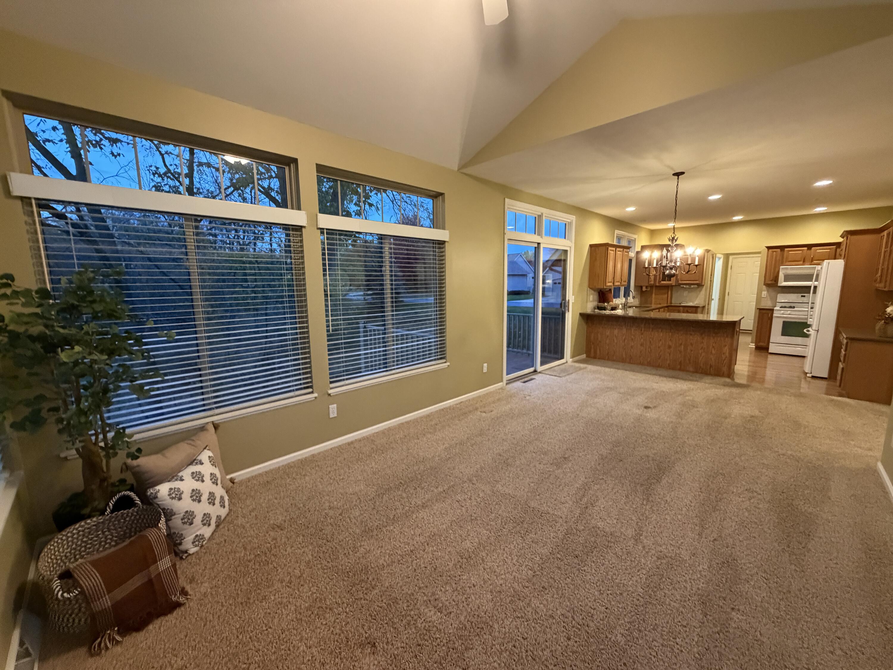 1745 Oakleigh Woods Drive NW Grand Rapids MI 49504