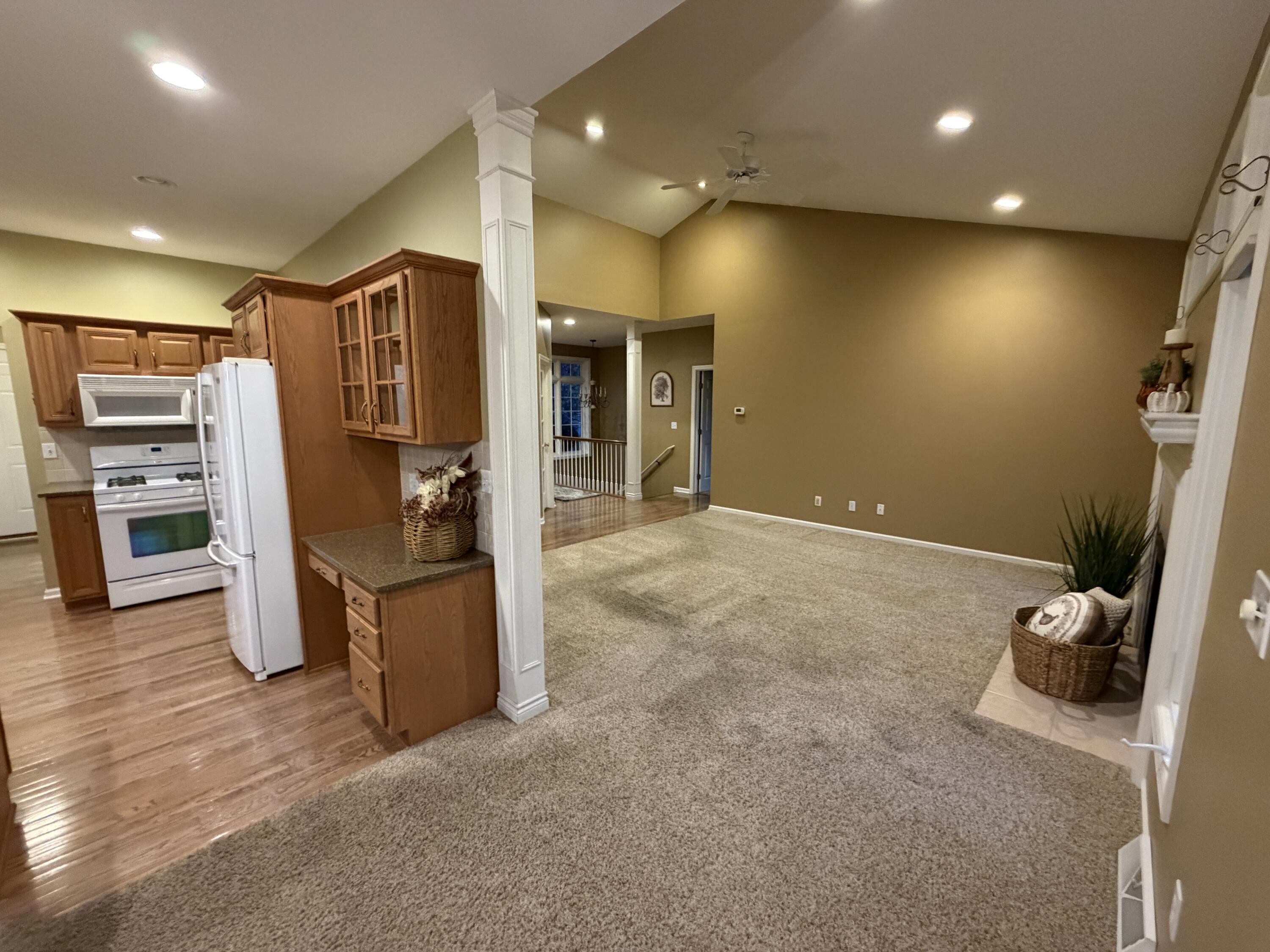 1745 Oakleigh Woods Drive NW Grand Rapids MI 49504