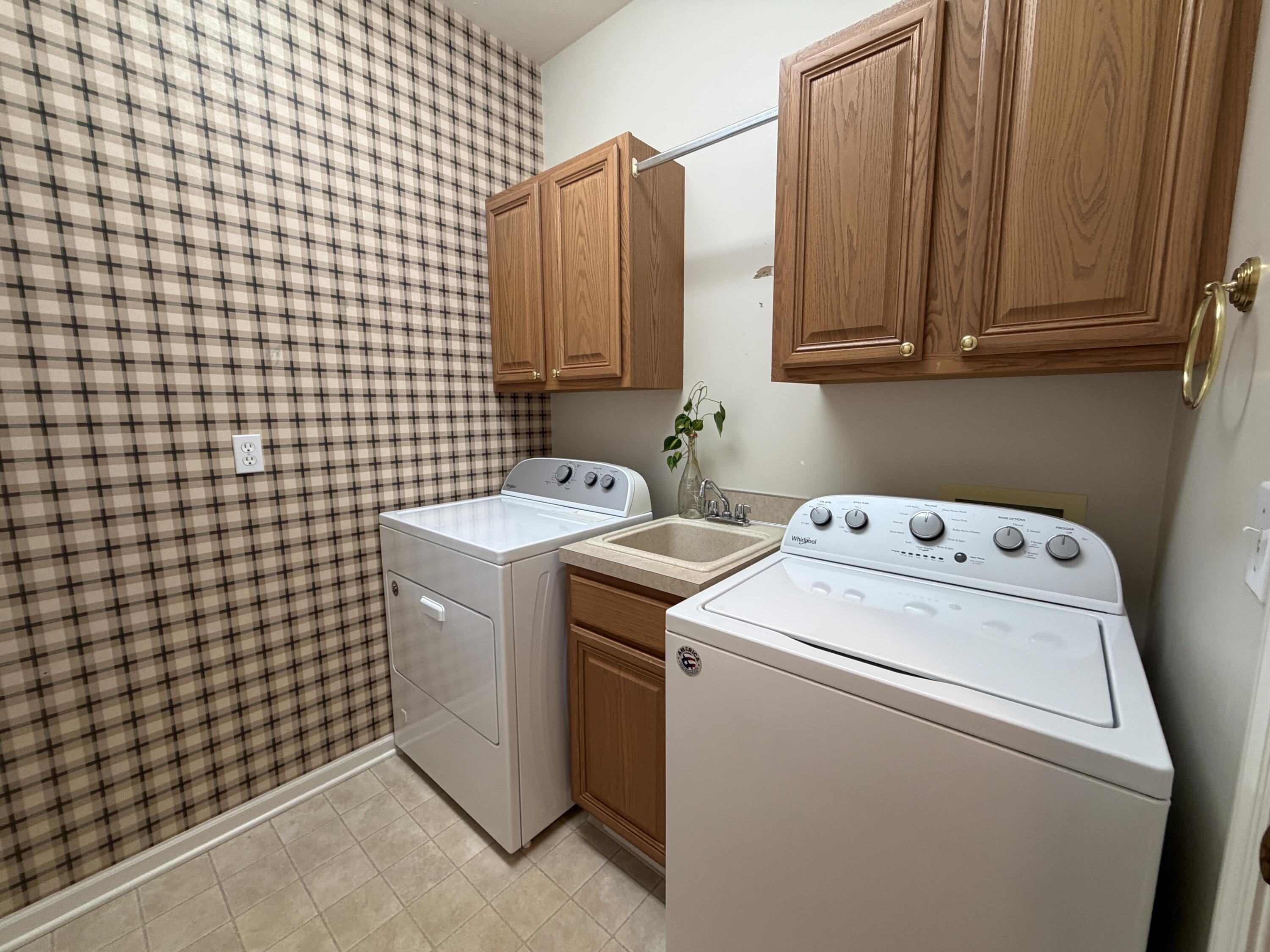 1745 Oakleigh Woods Drive NW Grand Rapids MI 49504