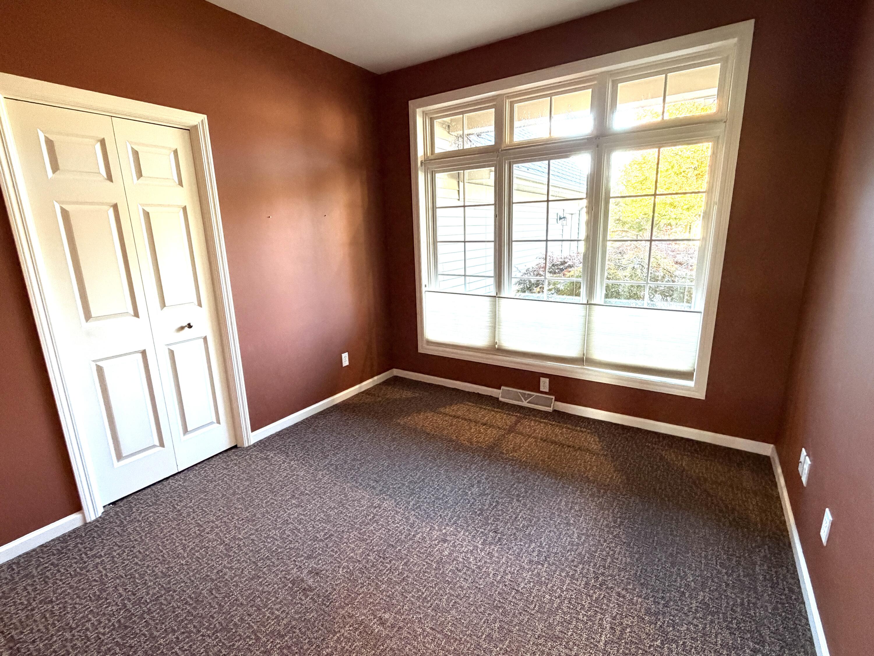 1745 Oakleigh Woods Drive NW Grand Rapids MI 49504