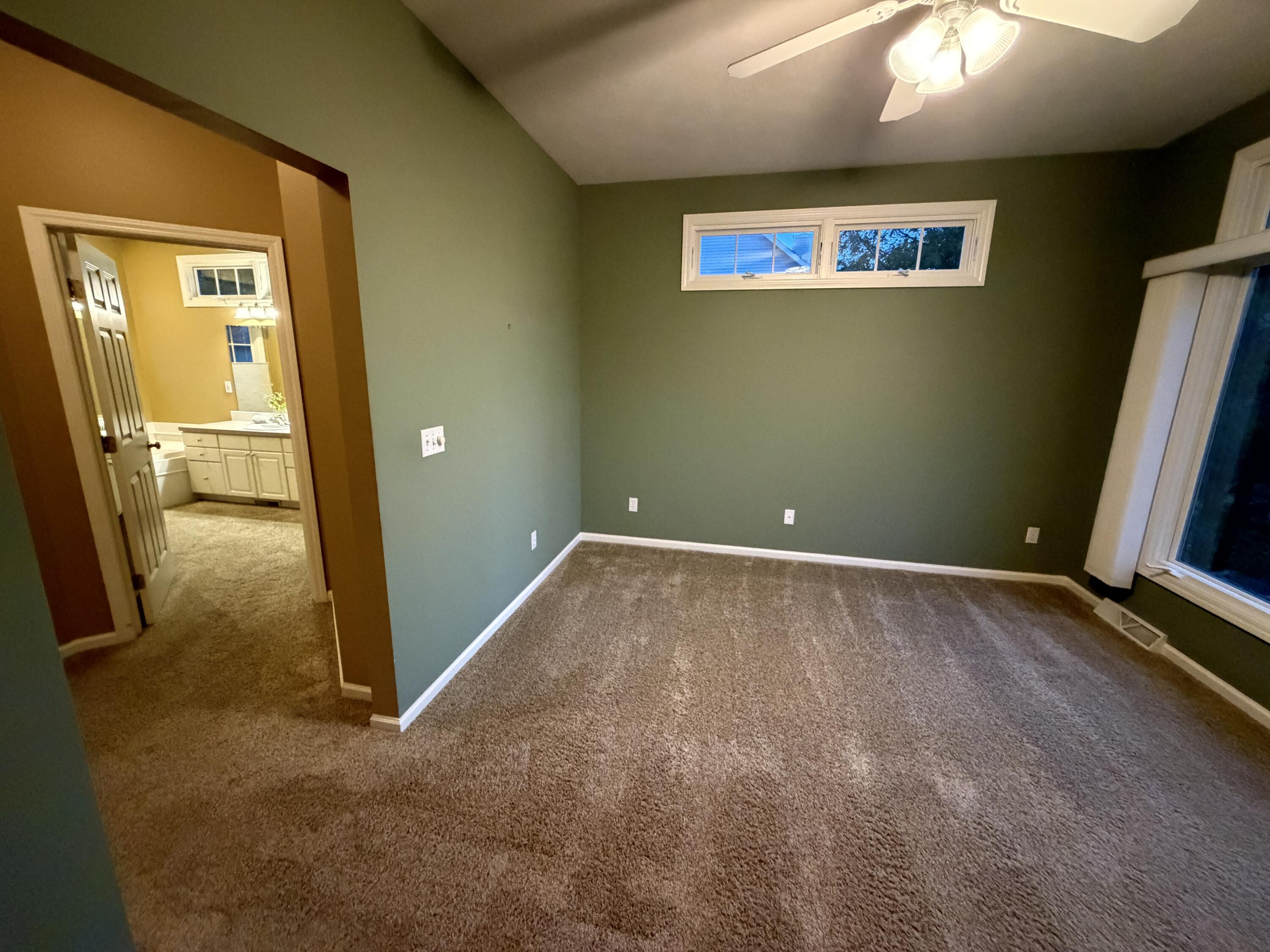 1745 Oakleigh Woods Drive NW Grand Rapids MI 49504