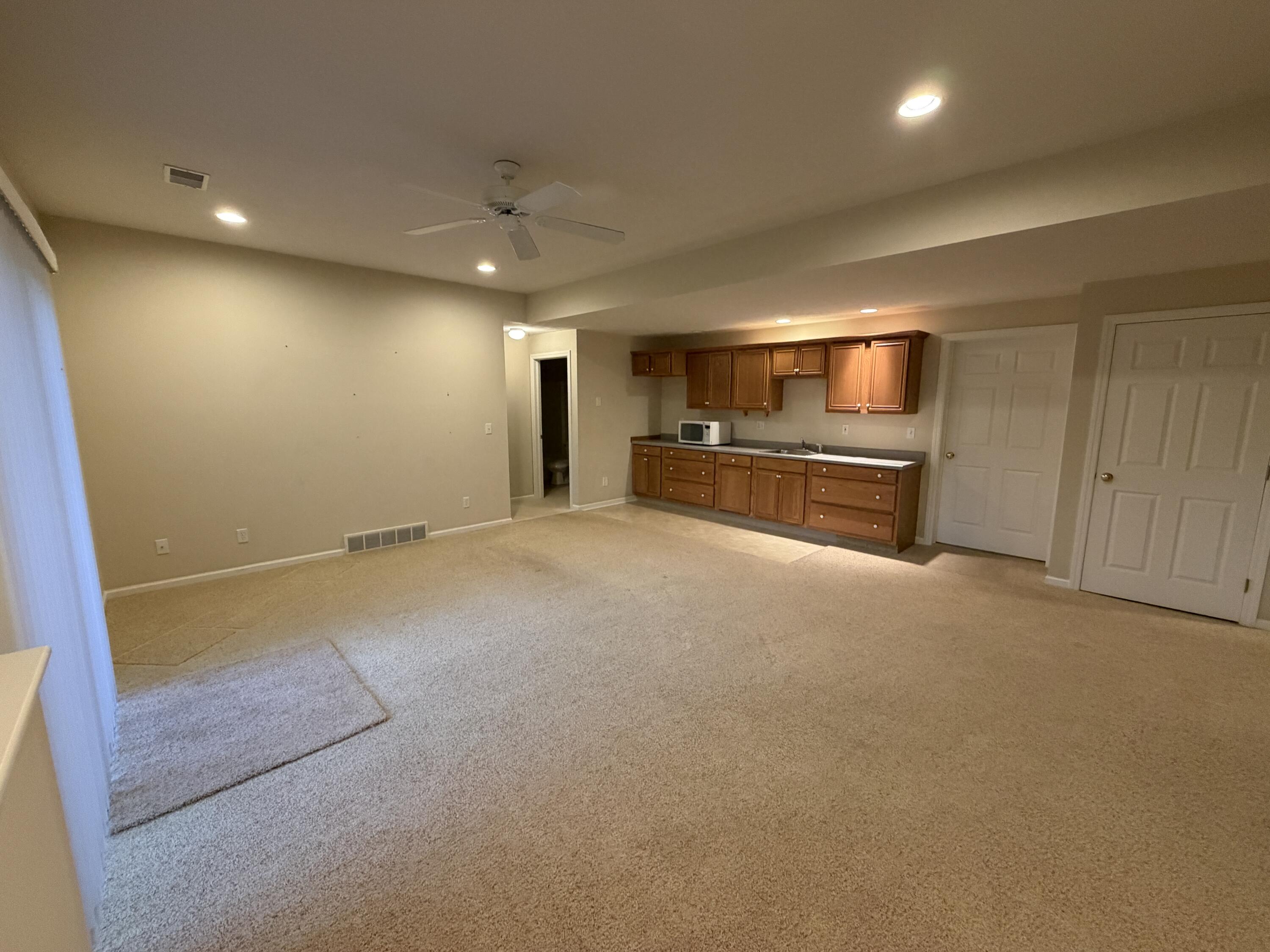 1745 Oakleigh Woods Drive NW Grand Rapids MI 49504