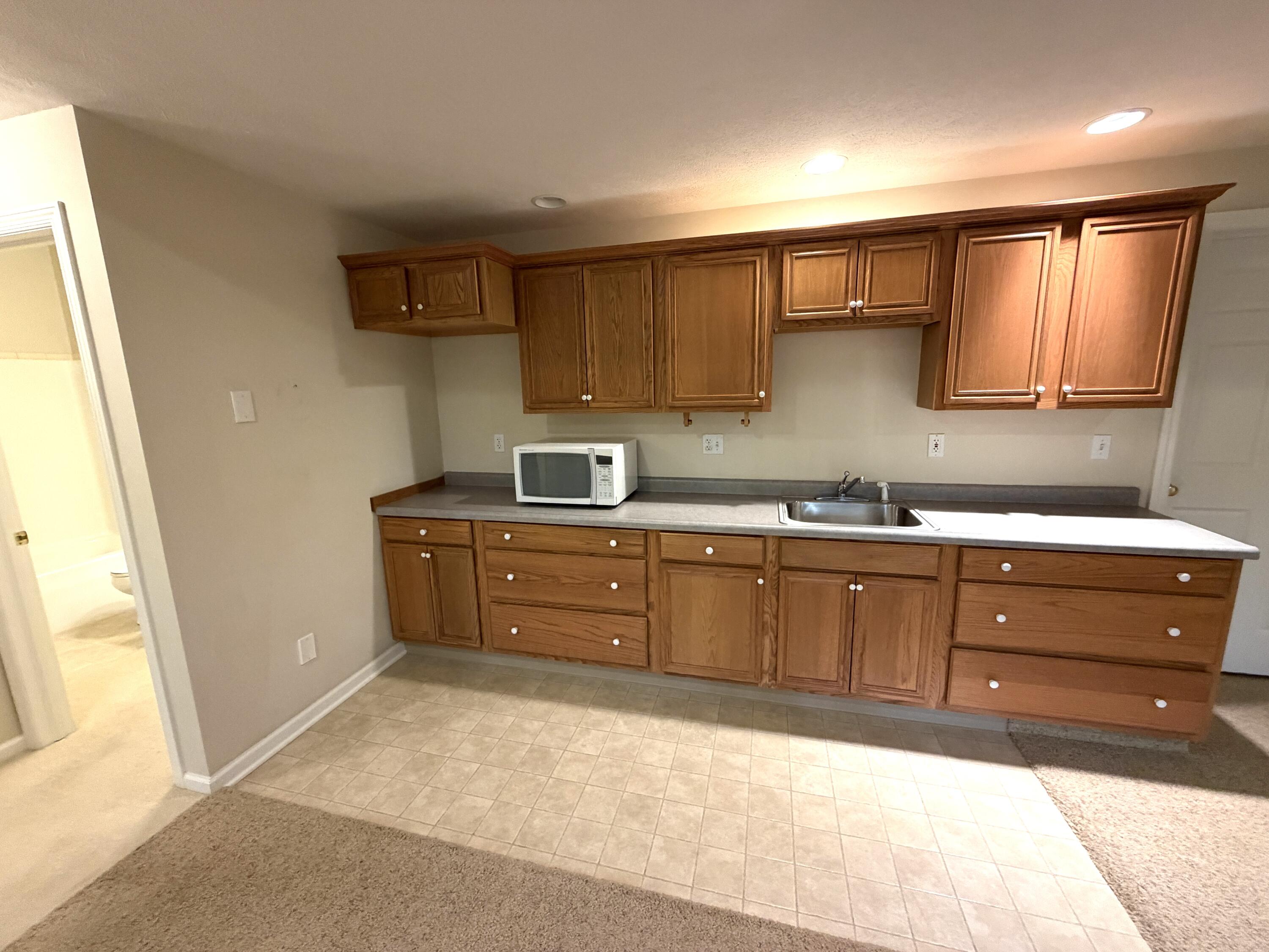 1745 Oakleigh Woods Drive NW Grand Rapids MI 49504