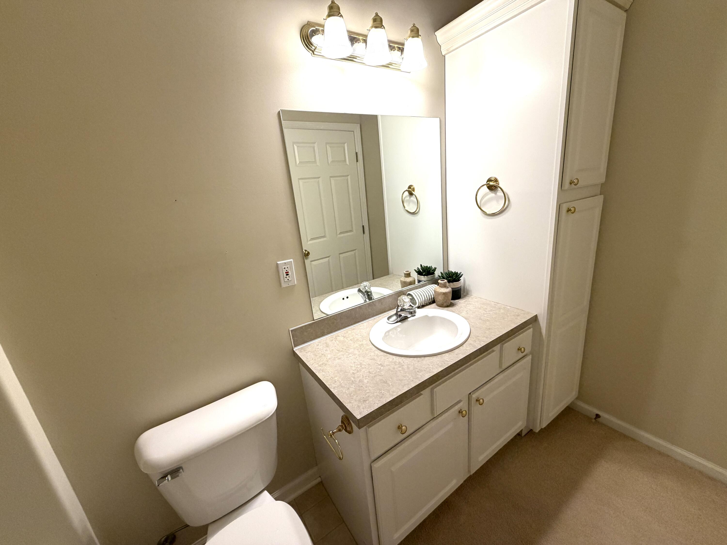 1745 Oakleigh Woods Drive NW Grand Rapids MI 49504