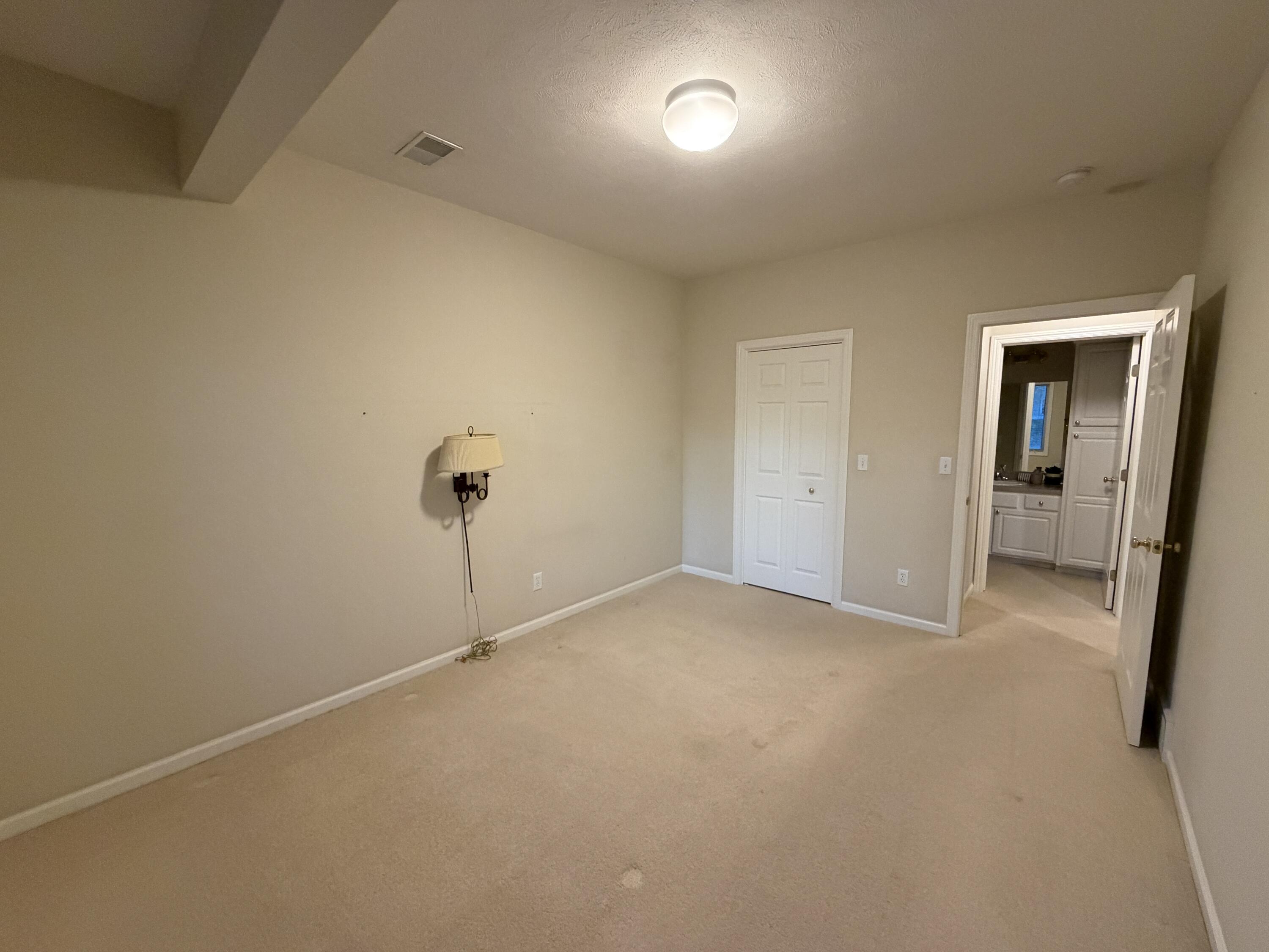 1745 Oakleigh Woods Drive NW Grand Rapids MI 49504